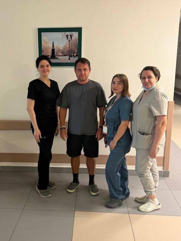 Медицина практикасын җиңгән табиблар: Казанда метанолдан сукырайган пациентка уникаль операция ясадылар