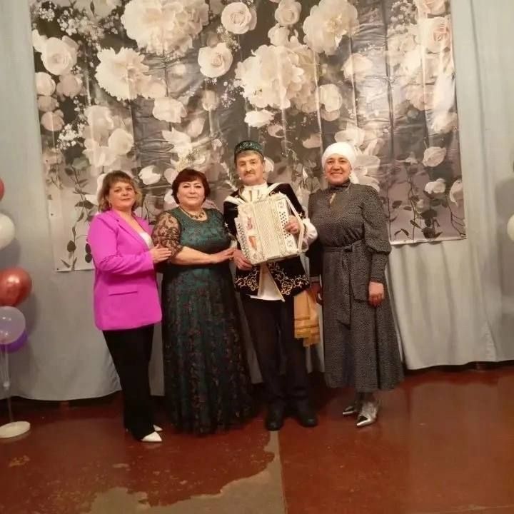 Тау Иле мәдәният йортында «Язлар ямьле Сезнең белән» дигән бәйрәм кичәсе узды