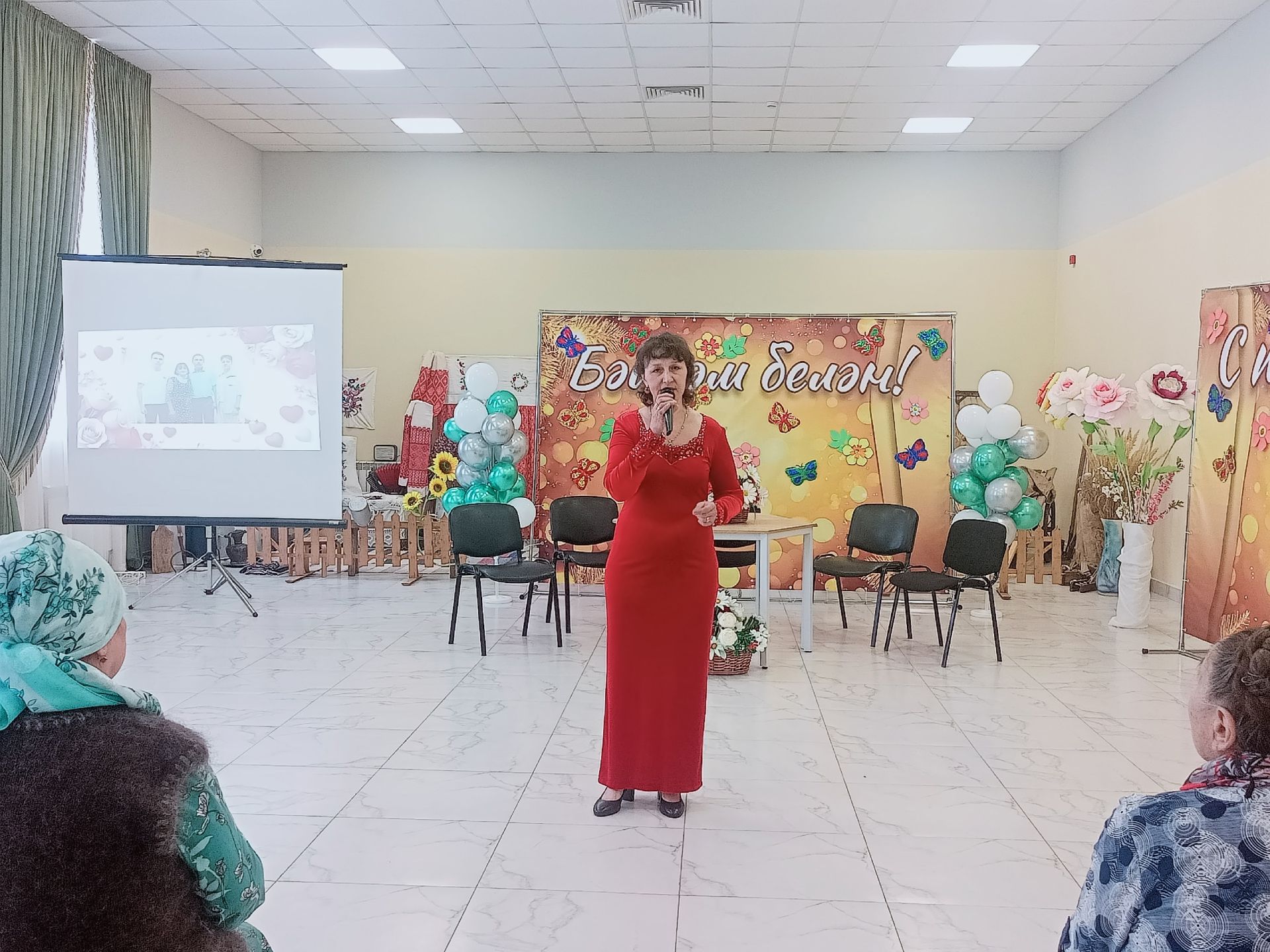 Олы Ачасырда 8 март бәйрәменә багышланган әдәби-музыкаль кичә узды
