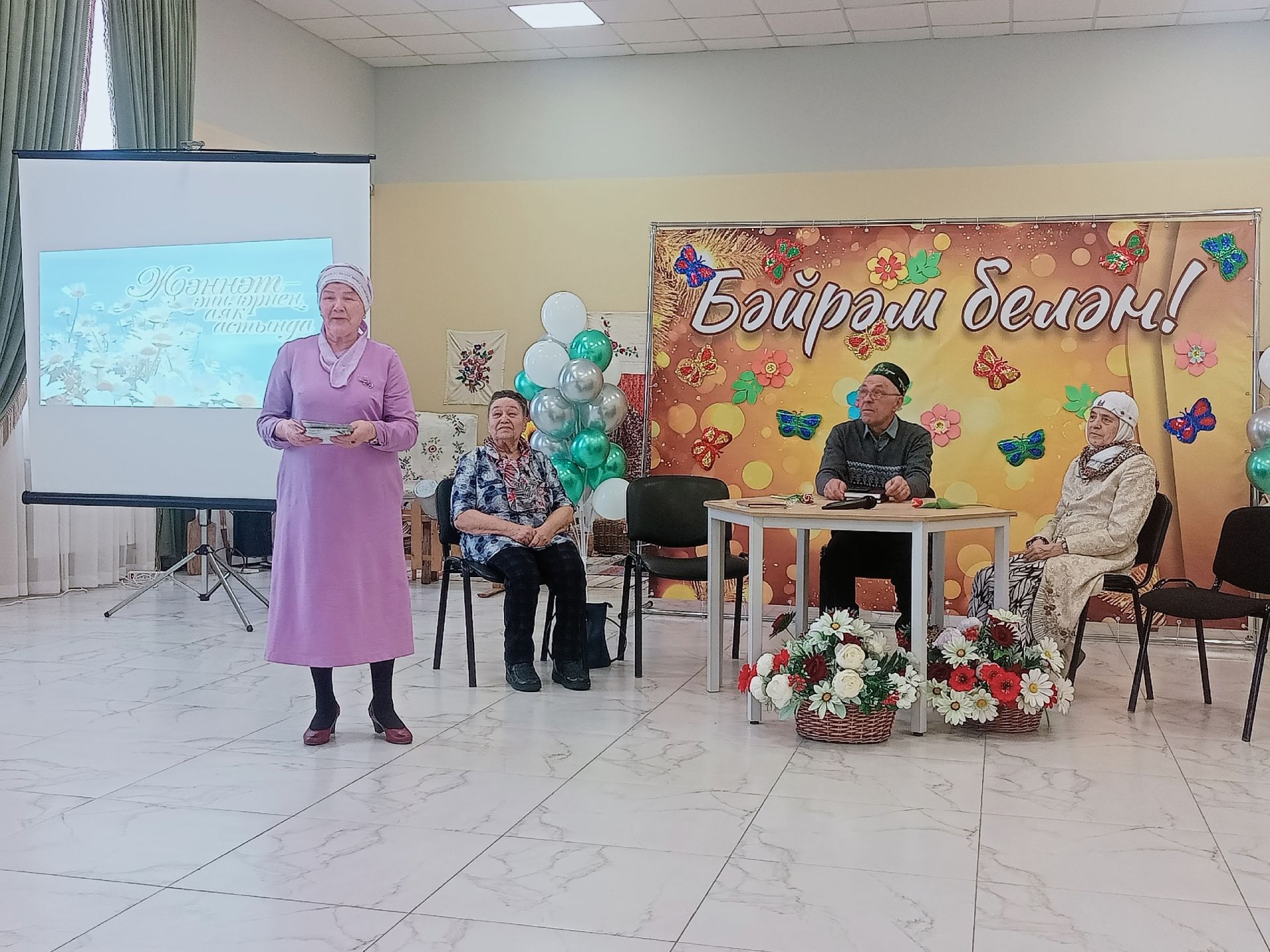 Олы Ачасырда 8 март бәйрәменә багышланган әдәби-музыкаль кичә узды