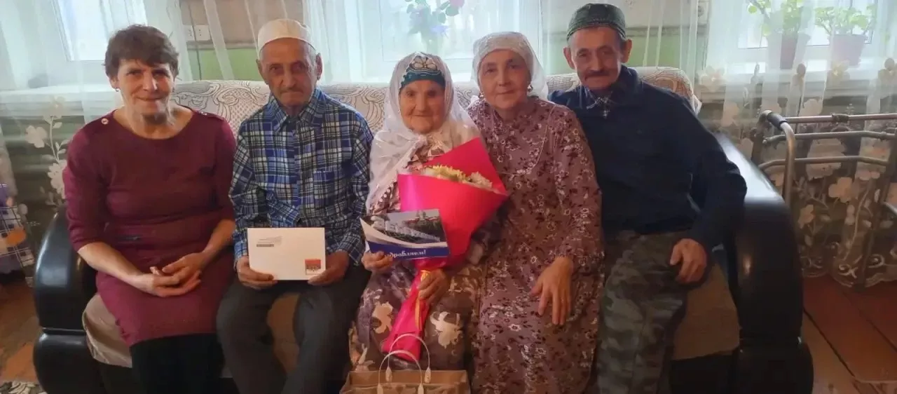 Үрнәк гомер юлы: Әрә авылында 95 яшьлек юбилярны хөрмәтләделәр