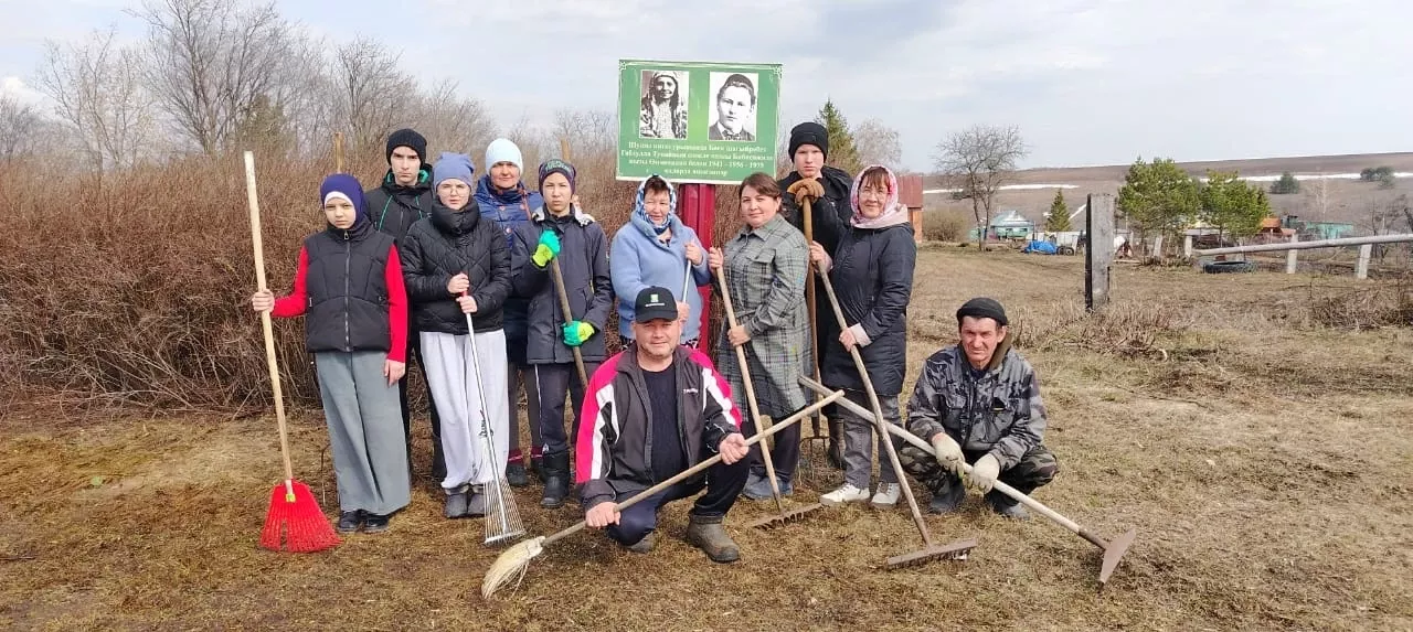 Бәчек авылында Тукай рухына хөрмәт: «Тукай мәйданы» өмәсе 140 еллыкка багышланды