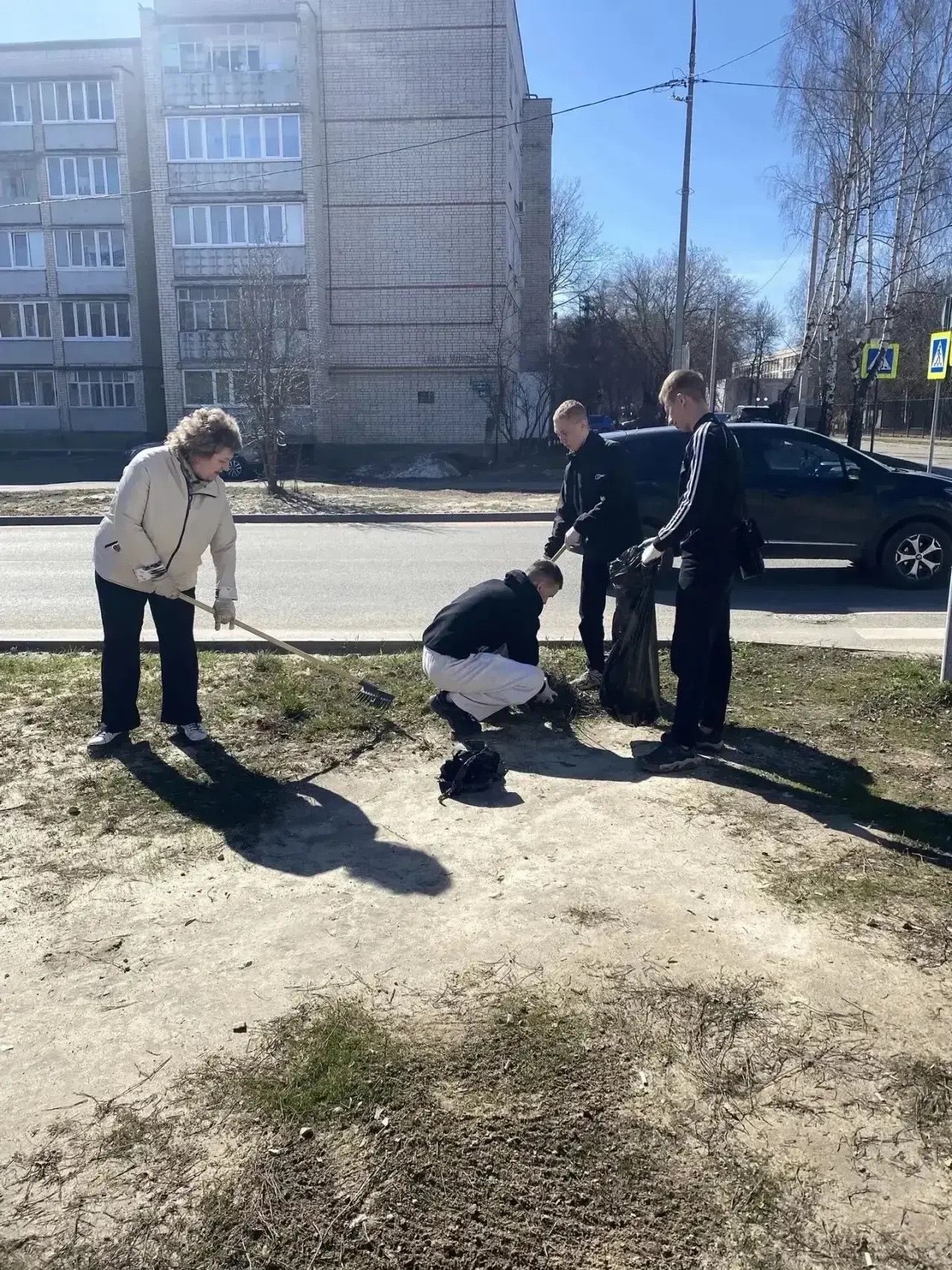 Яшел Үзән суднолар төзү көллияте студентлары һәм хезмәткәрләре шәһәр өмәсендә катнашты