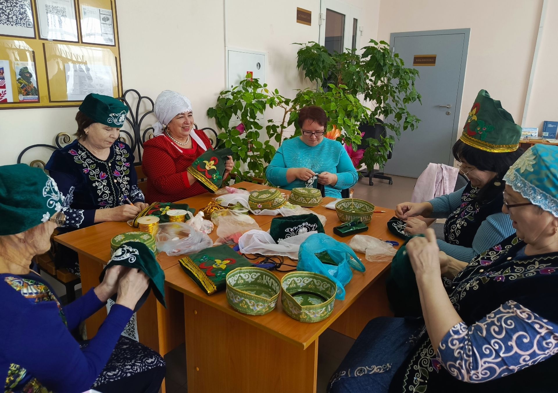 Үз кулыбыз белән калфак: Олы Яке мәдәният йортында осталык дәресе узды