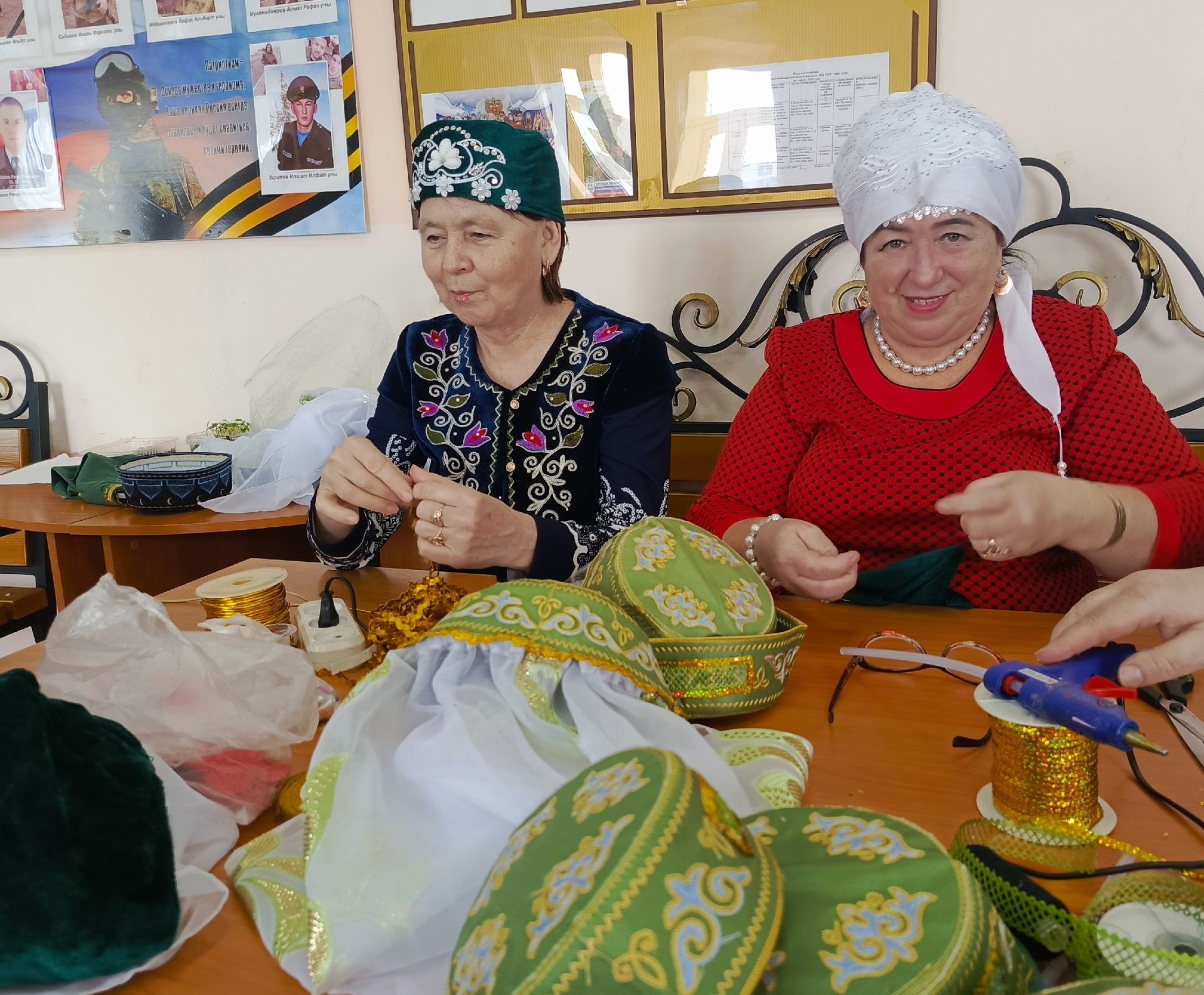 Үз кулыбыз белән калфак: Олы Яке мәдәният йортында осталык дәресе узды