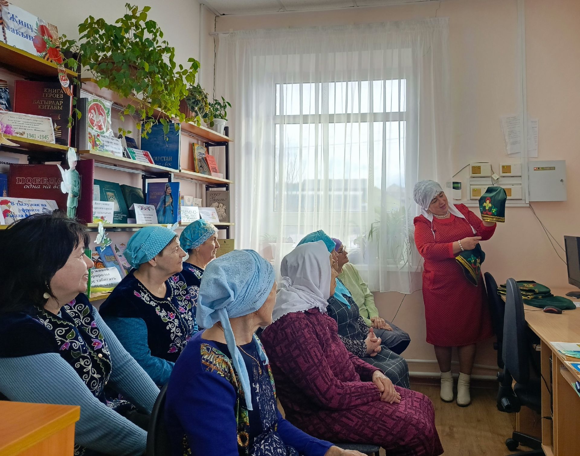 Үз кулыбыз белән калфак: Олы Яке мәдәният йортында осталык дәресе узды