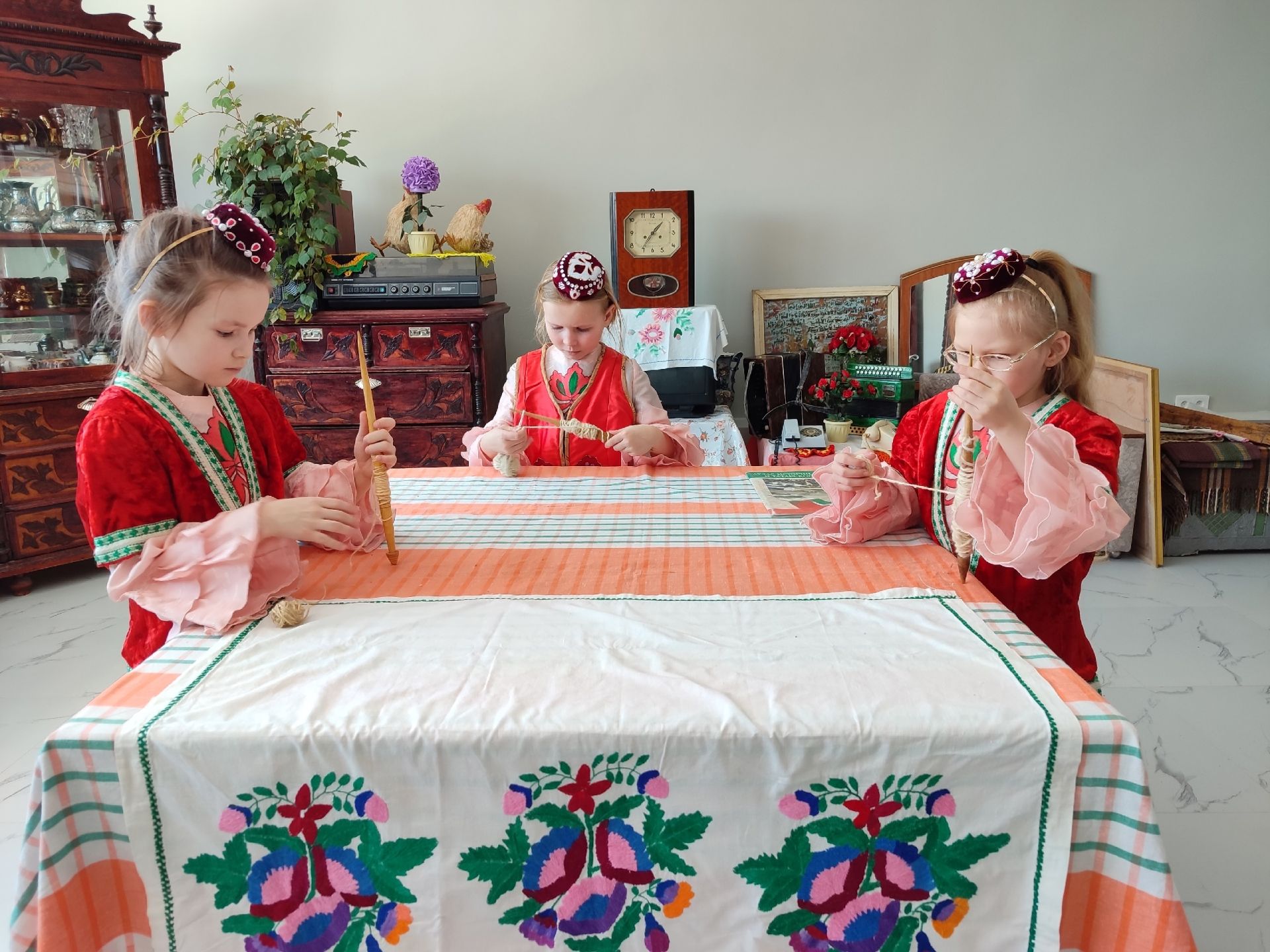 Бишнә мәдәният йорты: каникулларда балалар өчен тарихка сәяхәт үткәрделәр