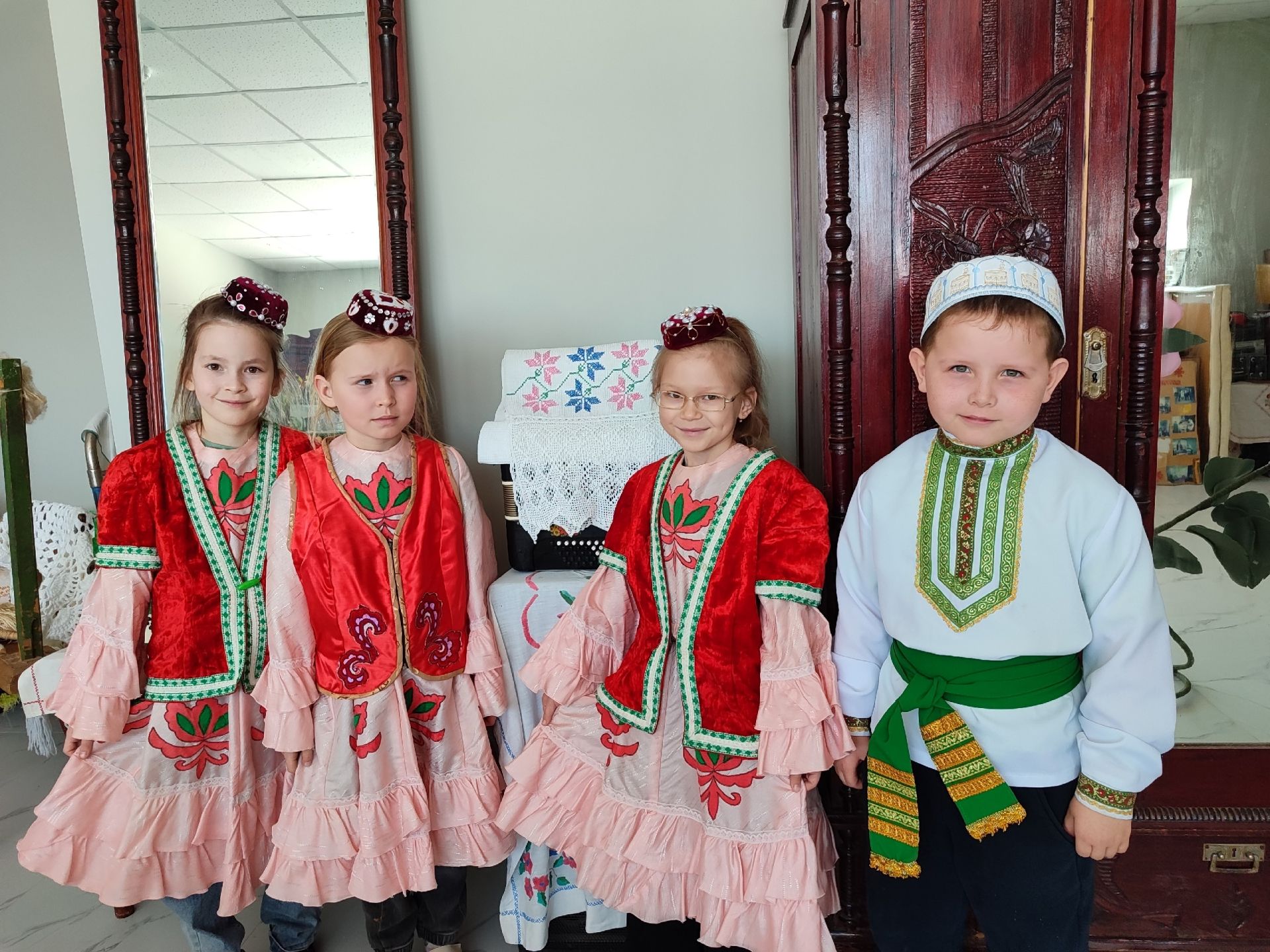 Бишнә мәдәният йорты: каникулларда балалар өчен тарихка сәяхәт үткәрделәр