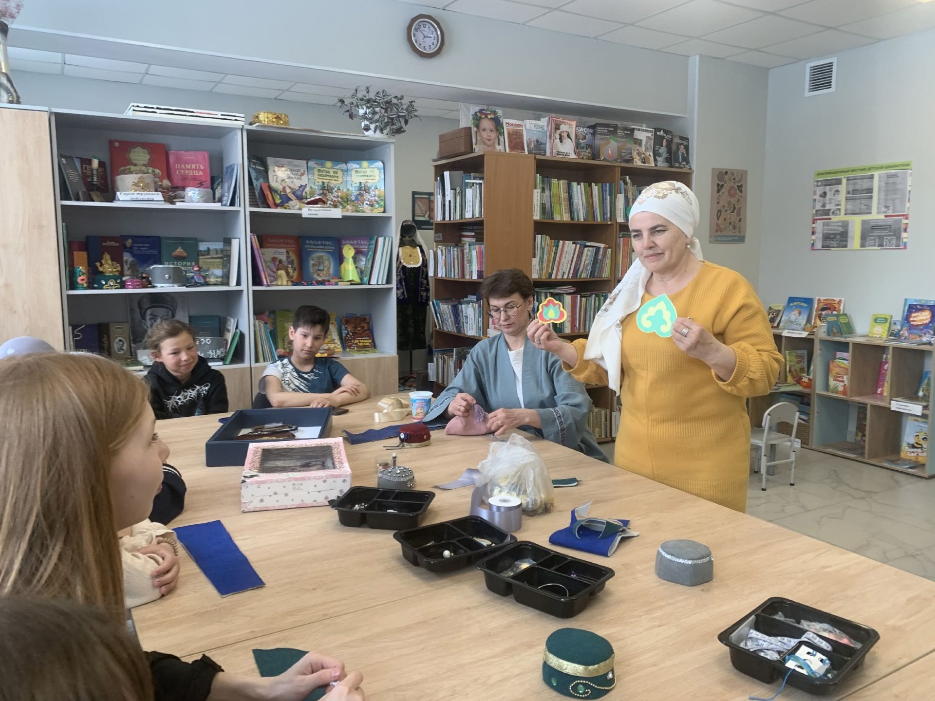Олы Ачасыр мәдәният йортында калфак тегү серләре ачылды