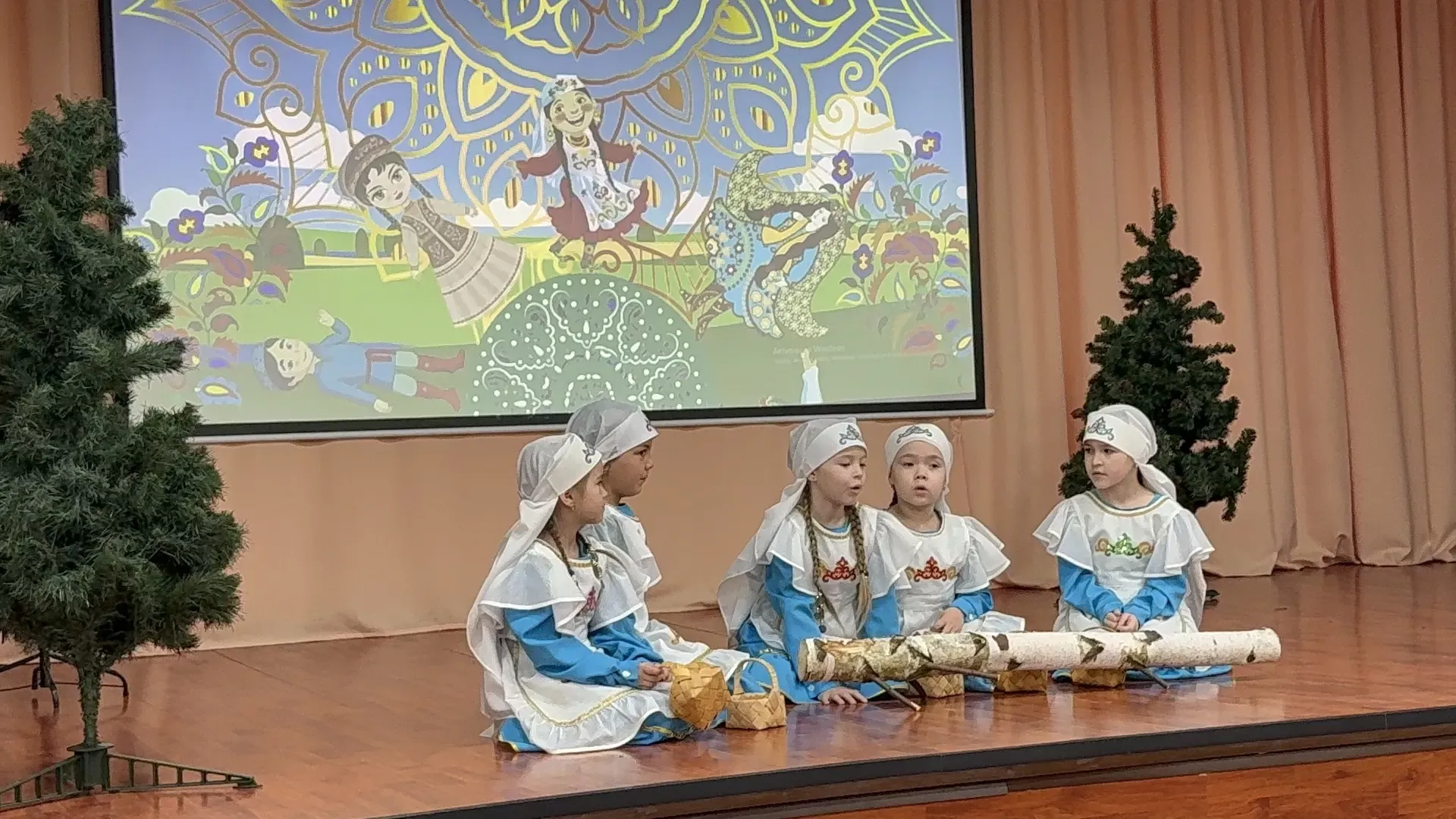 Яшел Үзәннең 10нчы гимназиясендә мәдәниятләрнең төбәкара фестивале уза