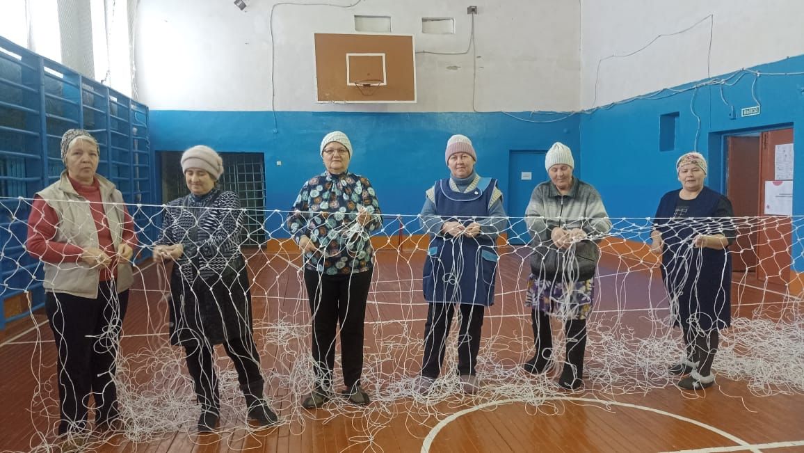 Тылда да эш туктамый