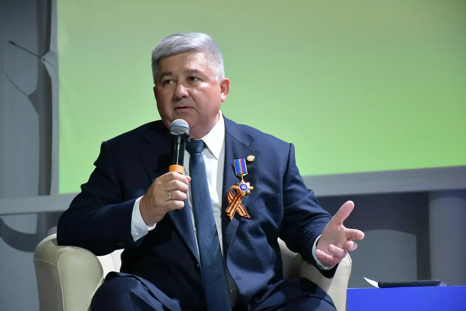 Яшел Үзәндә «Зурларча аралашу» уза: район башлыгы Михаил Афанасьев балалар белән ачык диалогка чыга