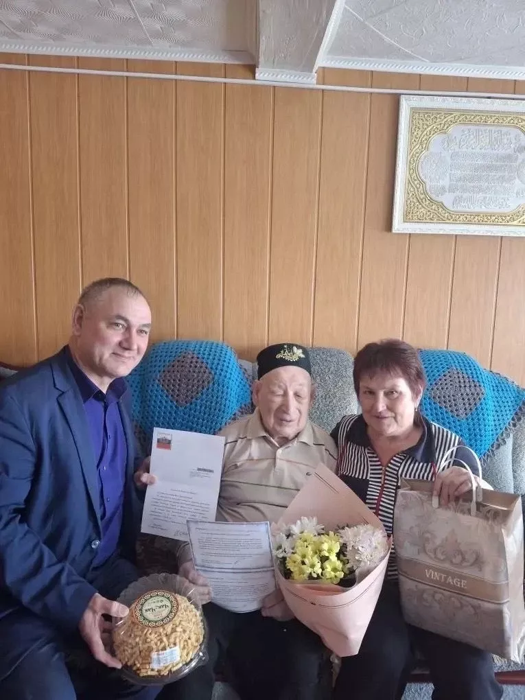 Норлат авылында гомер кичерүче Фәрит Хәнәфи улы Насыйбуллин 95 яшьлек юбилеен билгеләп уза