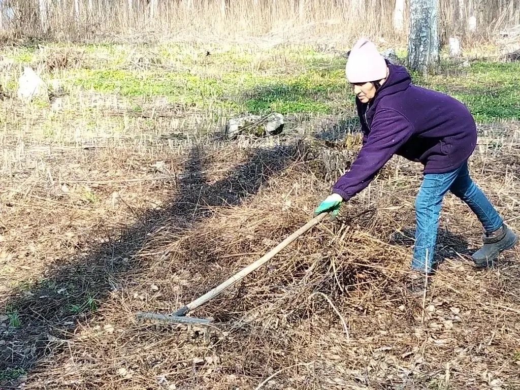 Акъегет авылы халкы зиратта өмәгә чыкты