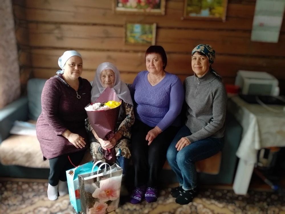 4 каһарман апа: Олы Ачасырда тыл ветераннарын бүләкләделәр