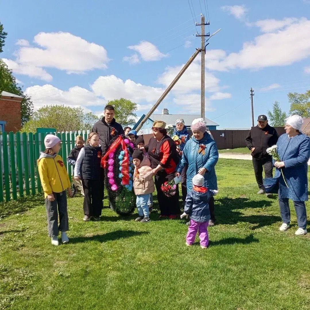 Тау Иле авылында Бөек Җиңүгә багышланган митинг узды