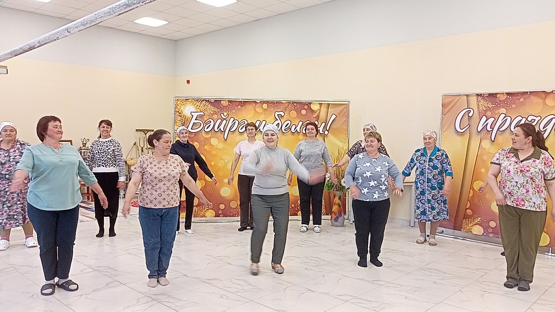 Яшел Үзән районында өлкәннәр бии: сызыклы бию дәресләре зур популярлык казанган