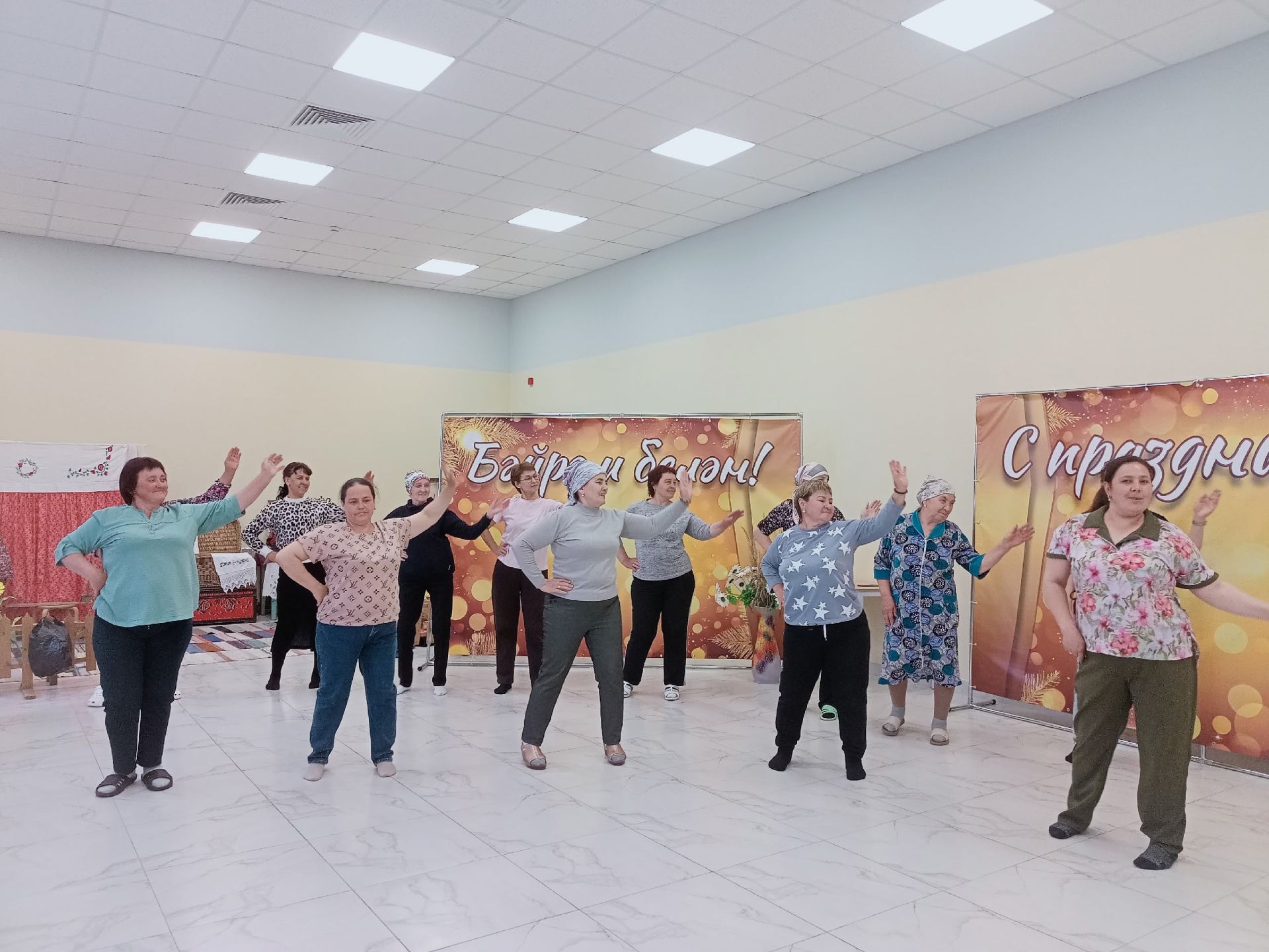 Яшел Үзән районында өлкәннәр бии: сызыклы бию дәресләре зур популярлык казанган