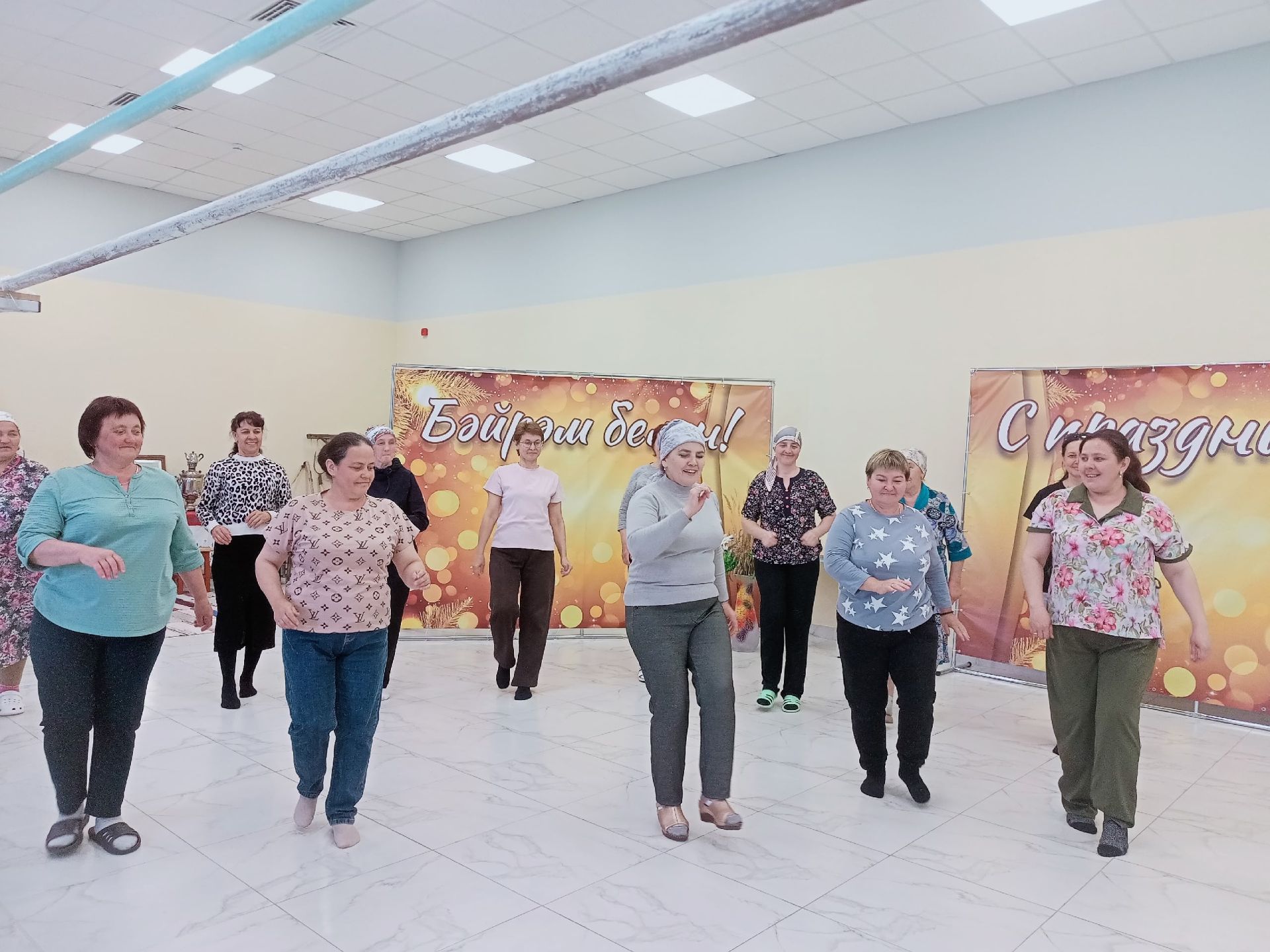 Яшел Үзән районында өлкәннәр бии: сызыклы бию дәресләре зур популярлык казанган