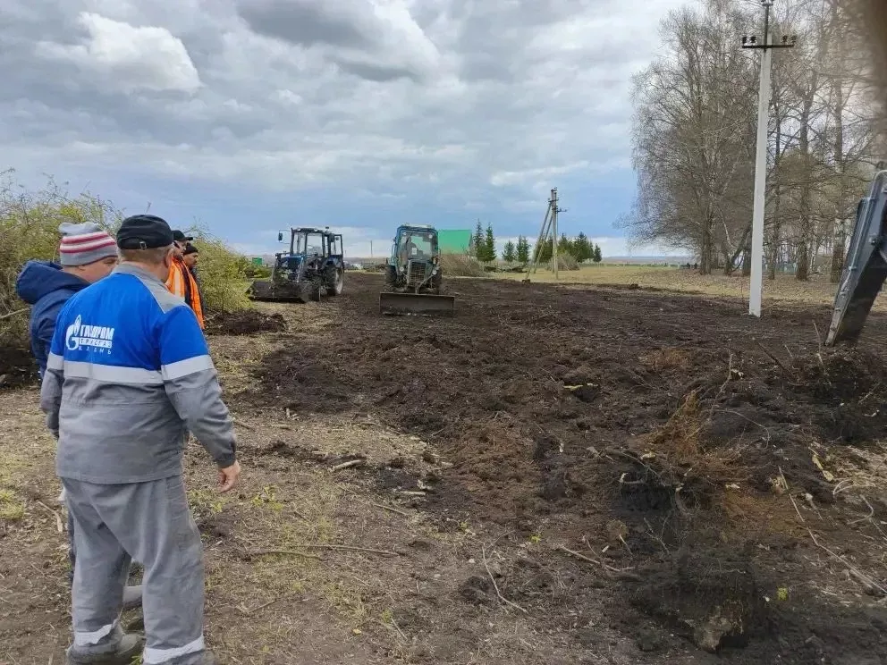 Олы Ачасыр авылында инде икенче көн рәттән зират өстендә өмәләр узды