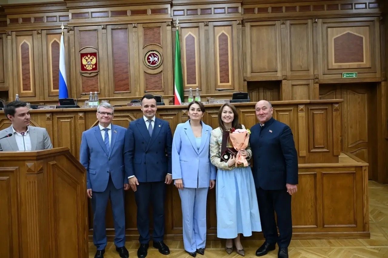 «Беренчеләр хәрәкәте»нең яшьләргә патриотик тәрбия бирүдәге роле: Татарстан Дәүләт Советында фикер алыштылар