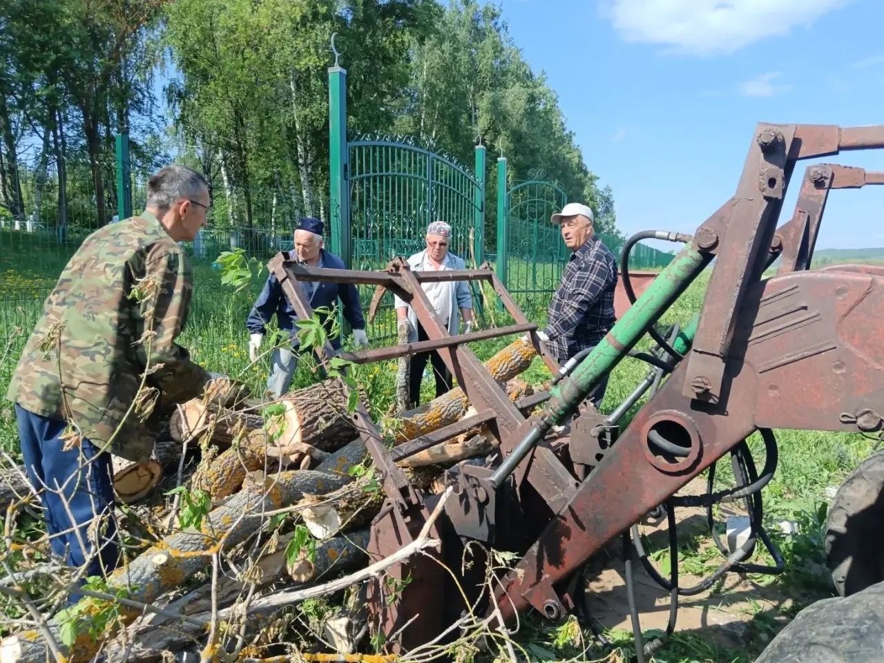 Олы Шырдан зиратында өмә узды