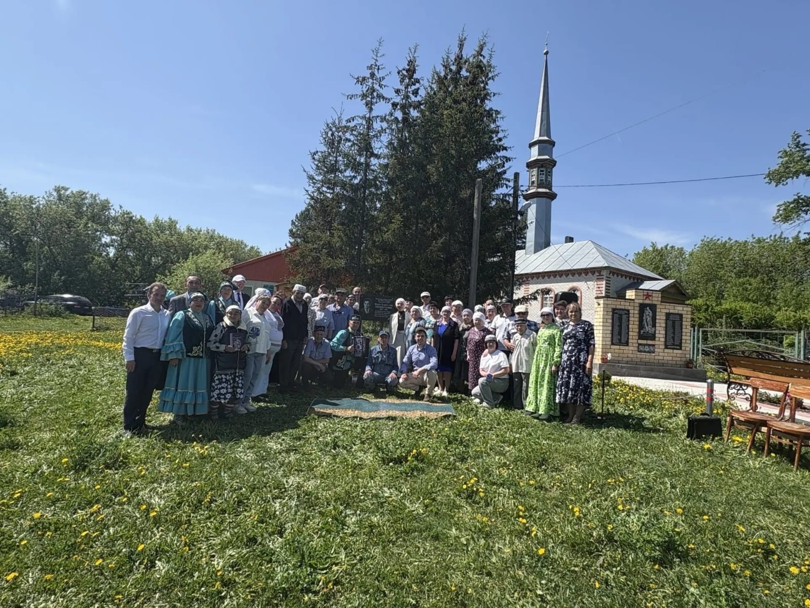 Карашәм авылында күренекле язучы, журналист Фаил Шәфигуллин истәлегенә мемориаль такта ачылды