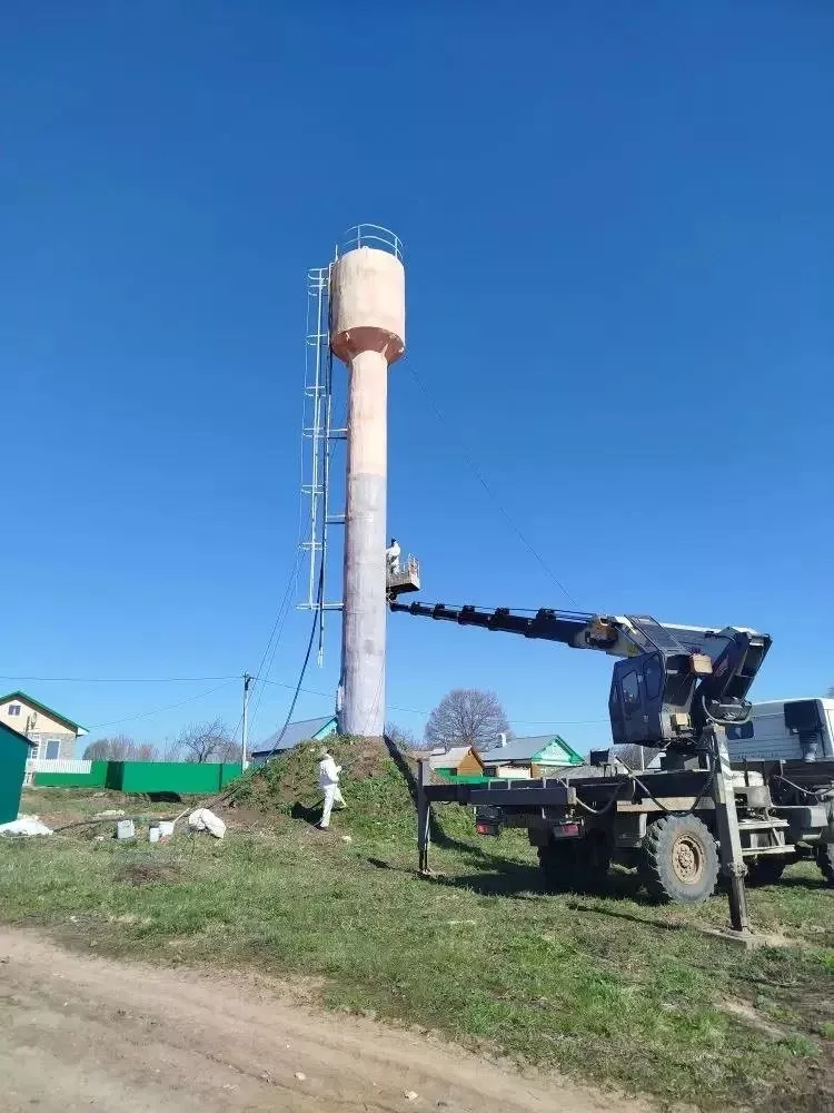 Кече Шырдан авылында су башнясын буядылар