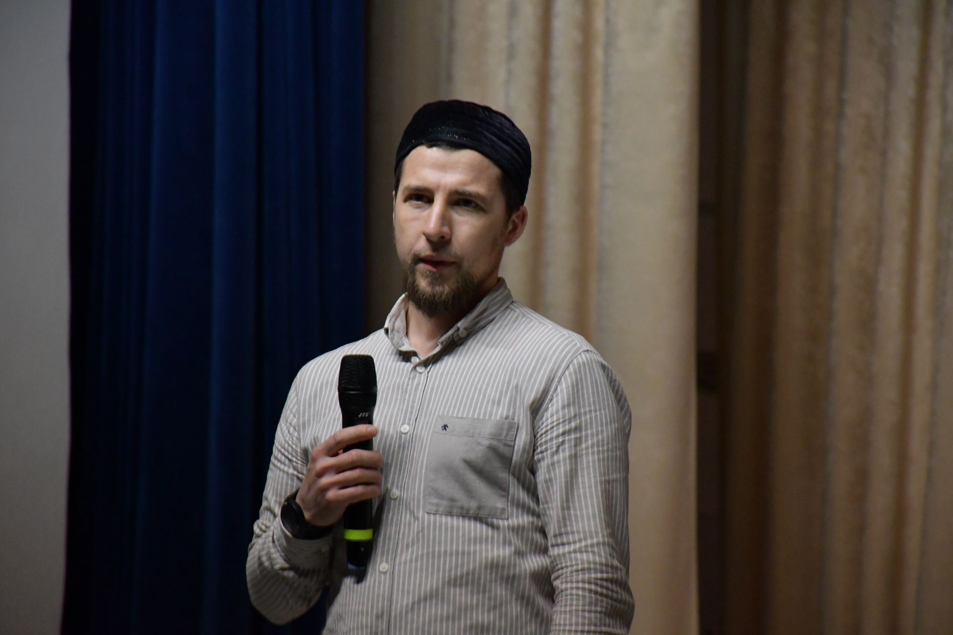 «Чәчәкләр китерегез Тукайга»: яшь йөрәкләрдә шагыйрь рухы яши