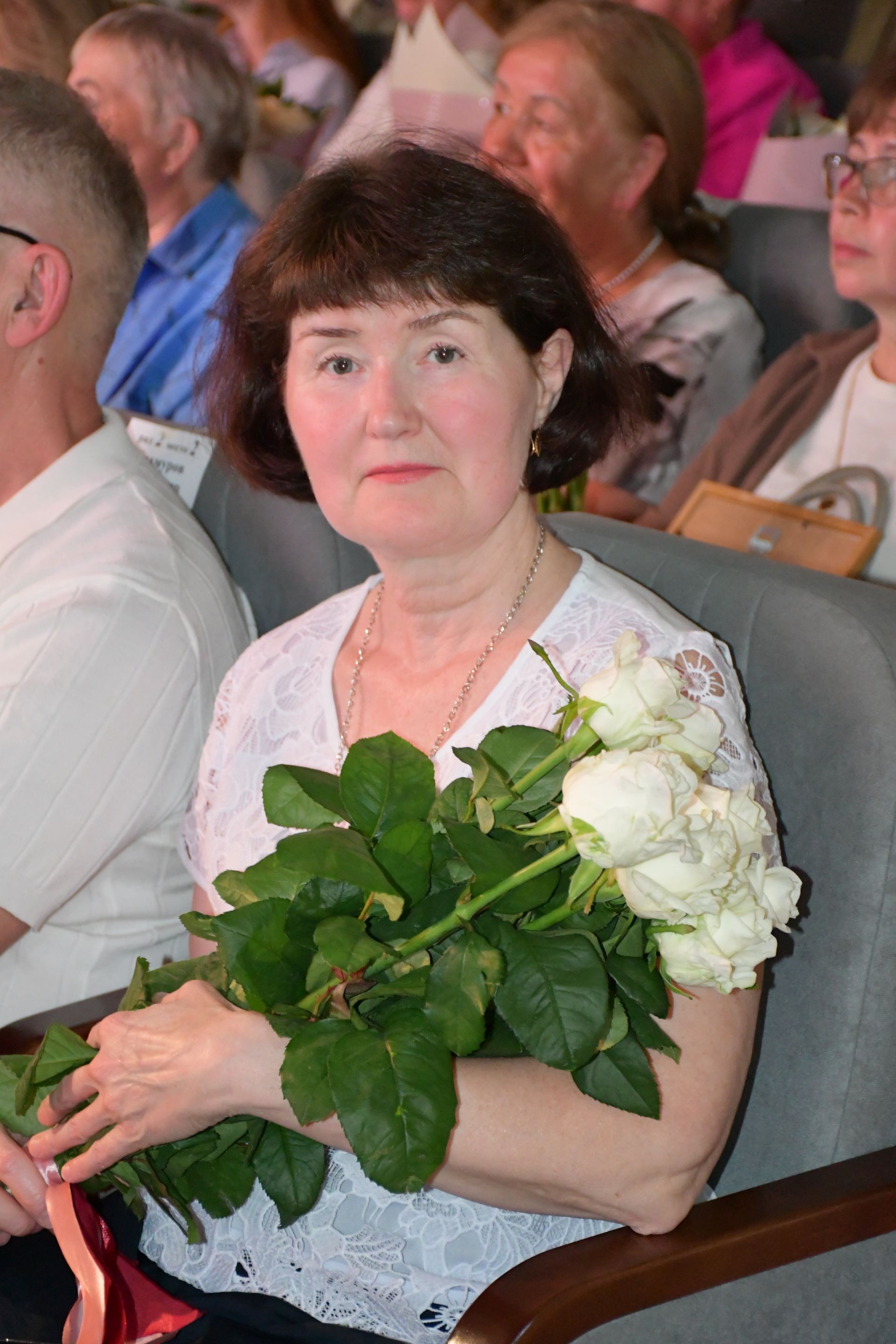 Ак халатлы фәрештәләр: Бүген Яшел Үзәндә медицина хезмәткәрләрен котладылар
