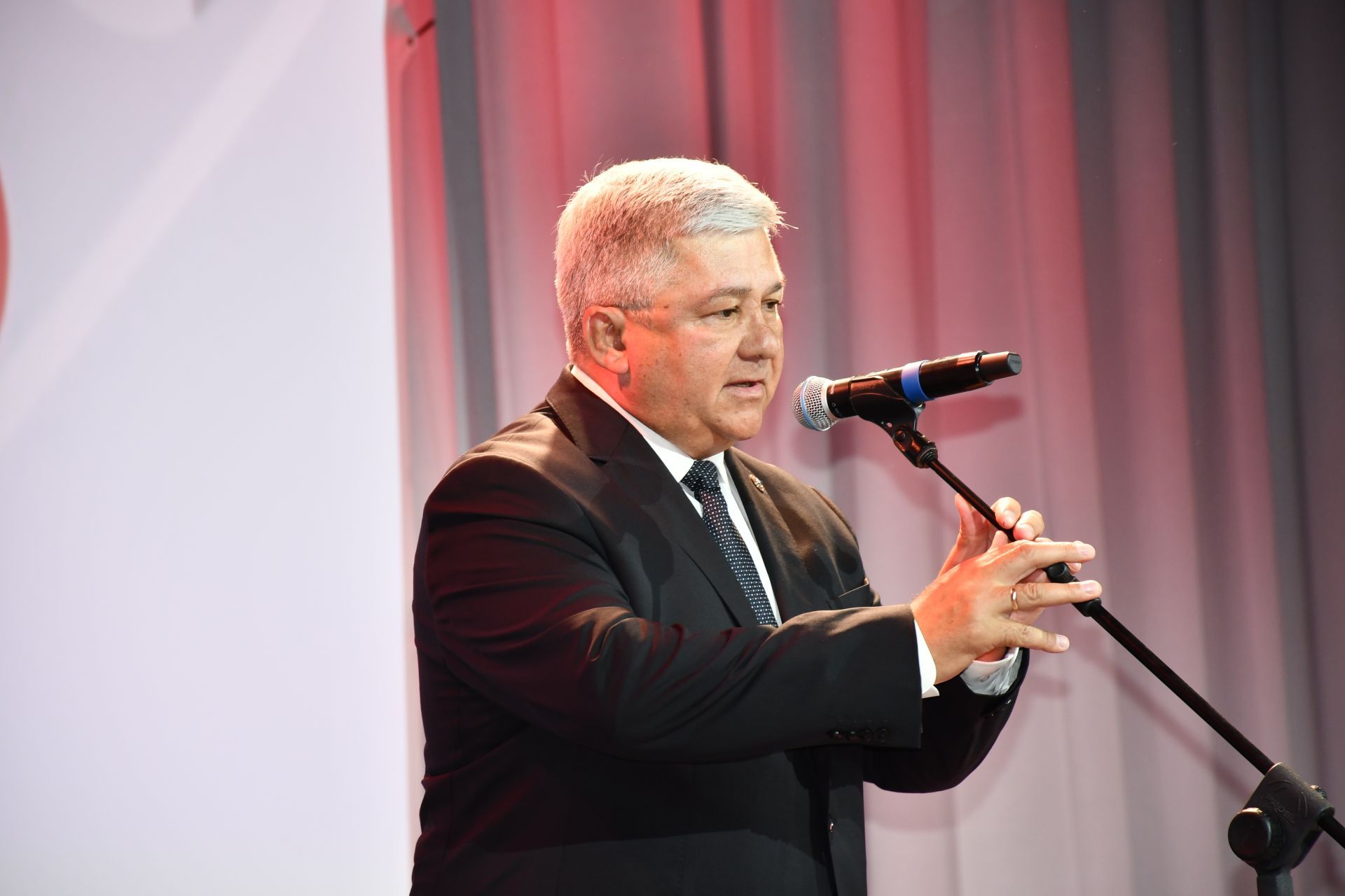 Ак халатлы фәрештәләр: Бүген Яшел Үзәндә медицина хезмәткәрләрен котладылар