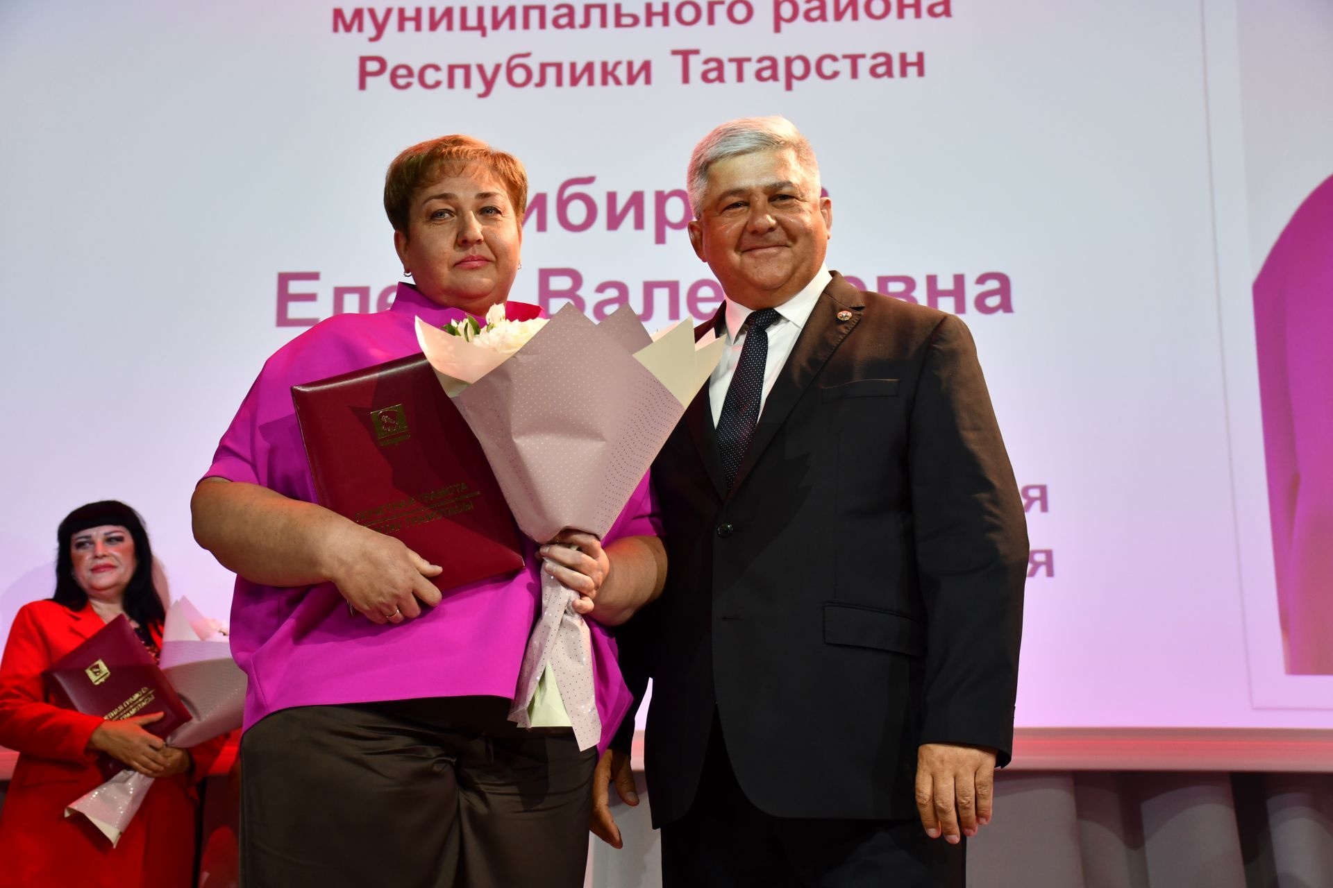 Ак халатлы фәрештәләр: Бүген Яшел Үзәндә медицина хезмәткәрләрен котладылар
