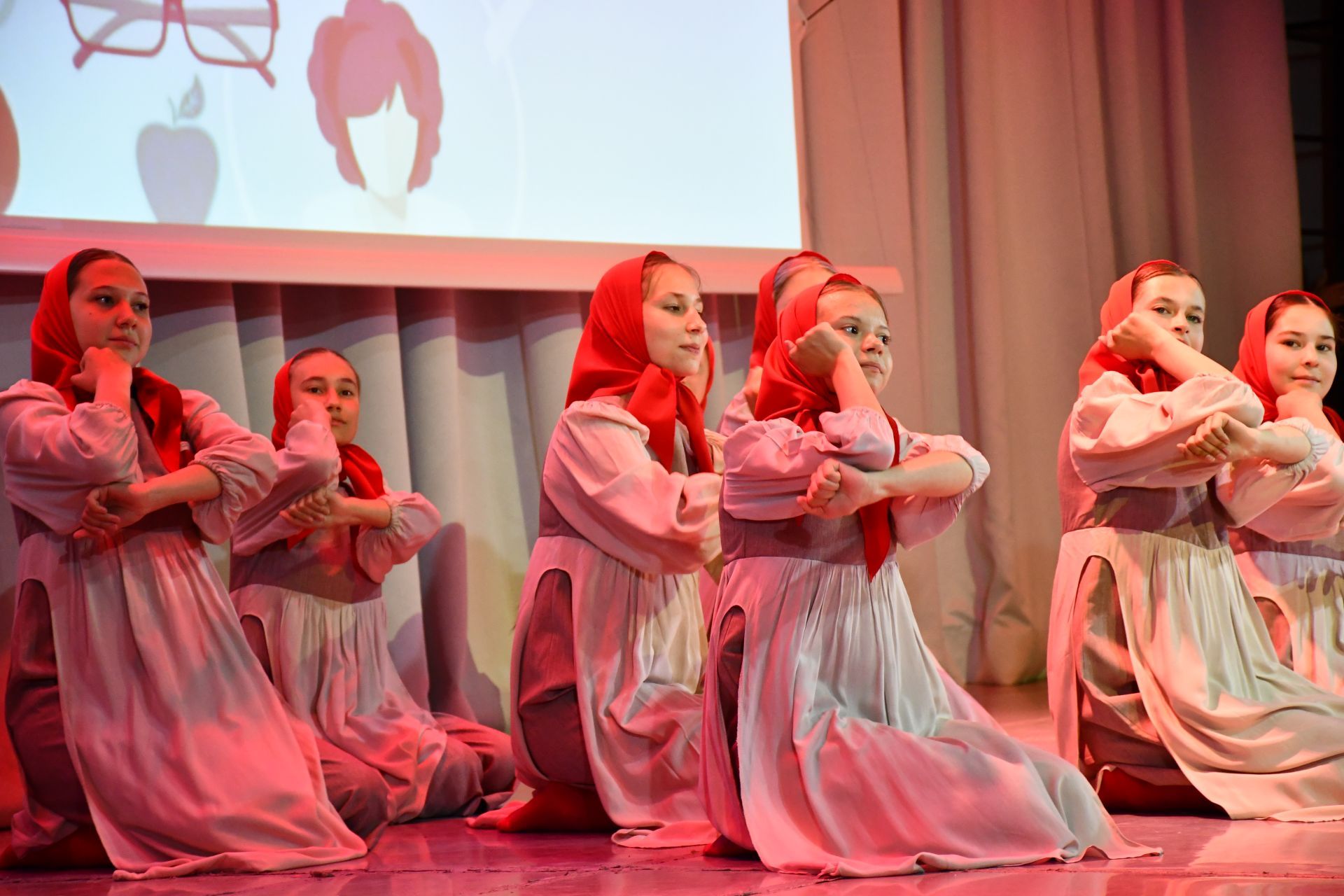 Ак халатлы фәрештәләр: Бүген Яшел Үзәндә медицина хезмәткәрләрен котладылар