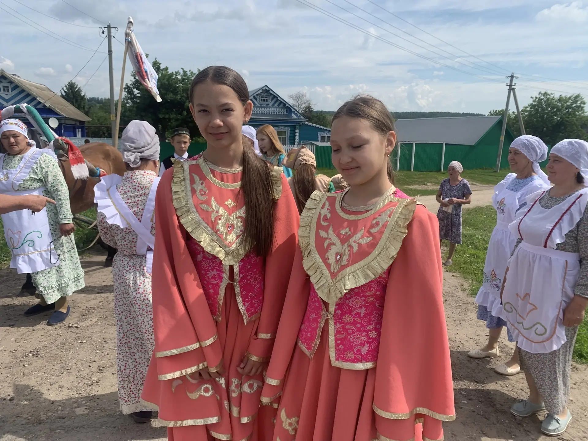 Олы Ачасырда Авыл бәйрәменә сөлге җыйдылар