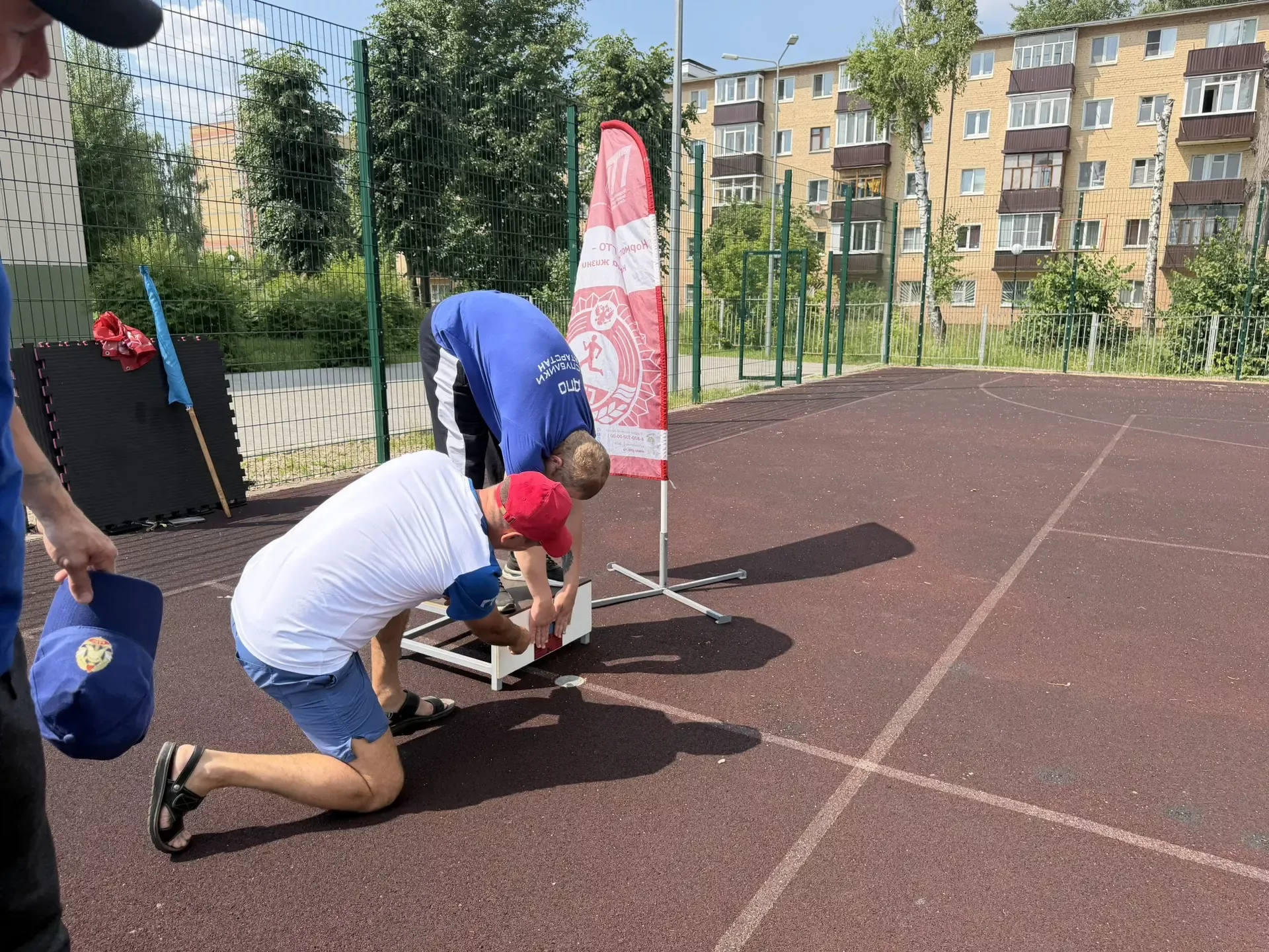 Батырлыкка әзерлек: Яшел Үзәннең МЧС хезмәткәрләре ГТО нормативларын тапшырды