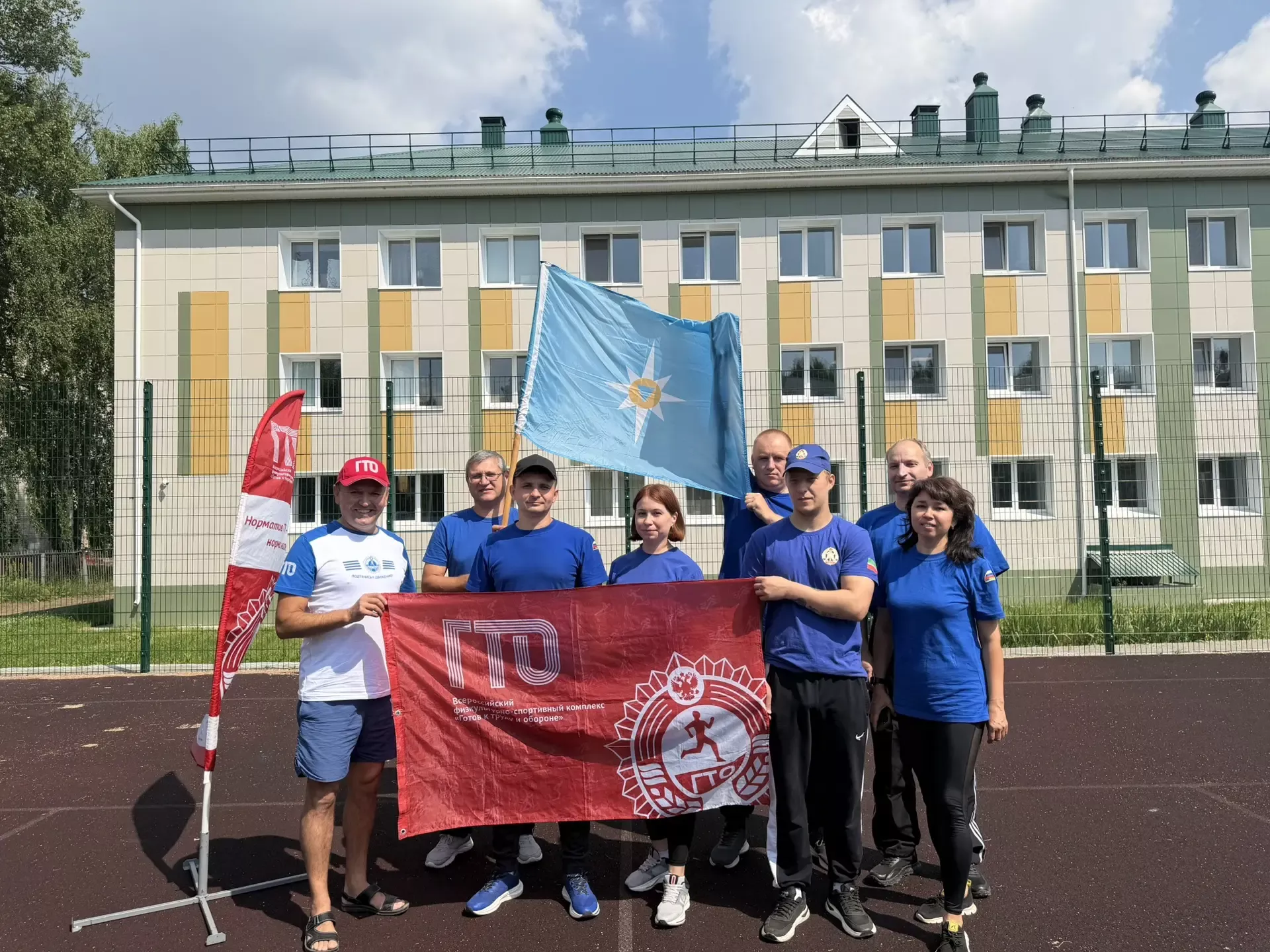Батырлыкка әзерлек: Яшел Үзәннең МЧС хезмәткәрләре ГТО нормативларын тапшырды