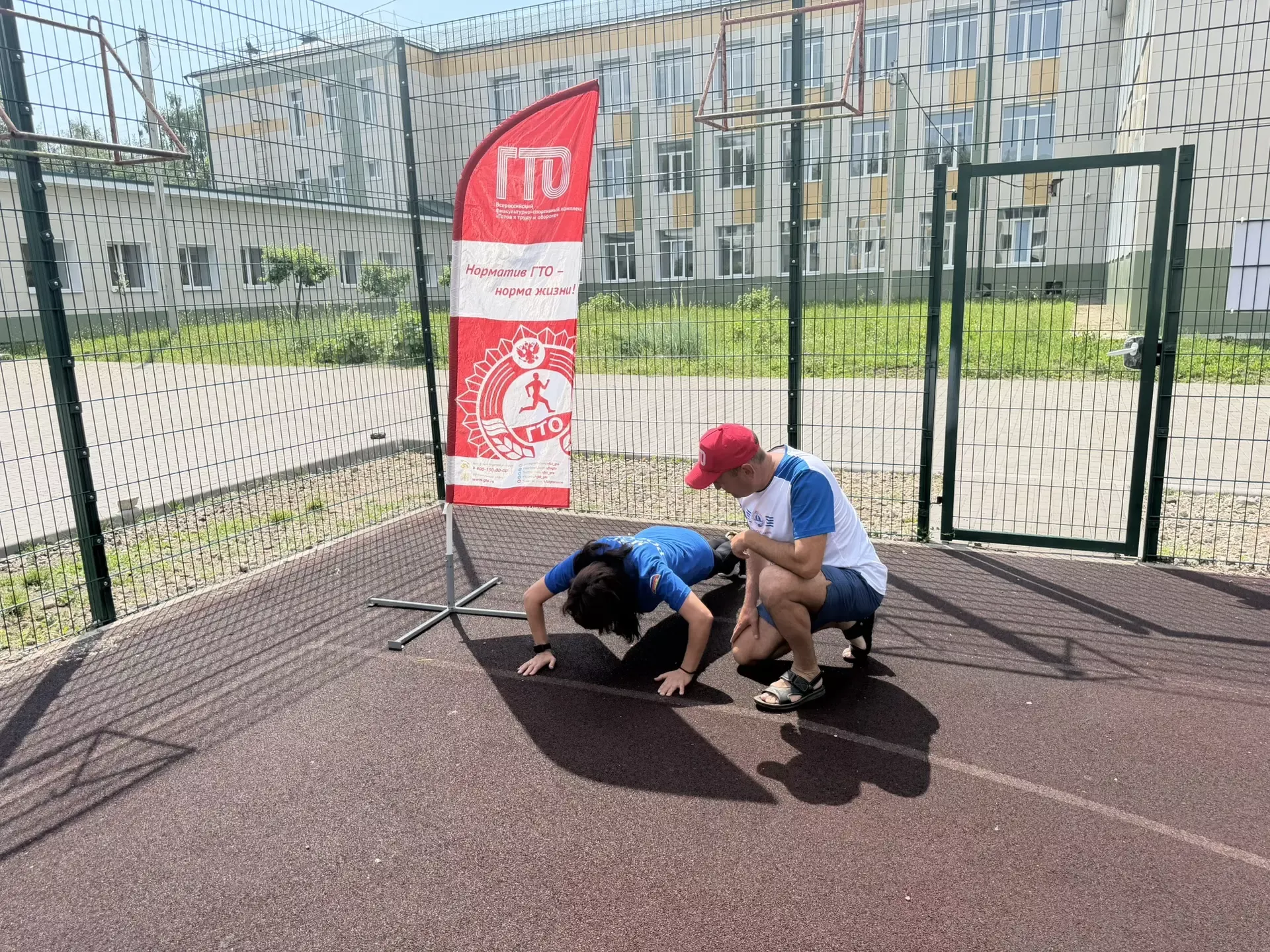 Батырлыкка әзерлек: Яшел Үзәннең МЧС хезмәткәрләре ГТО нормативларын тапшырды