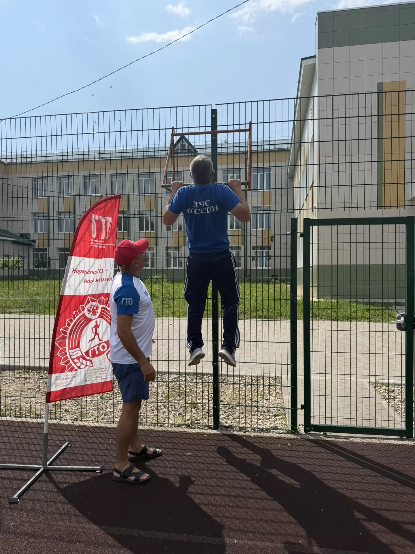 Батырлыкка әзерлек: Яшел Үзәннең МЧС хезмәткәрләре ГТО нормативларын тапшырды