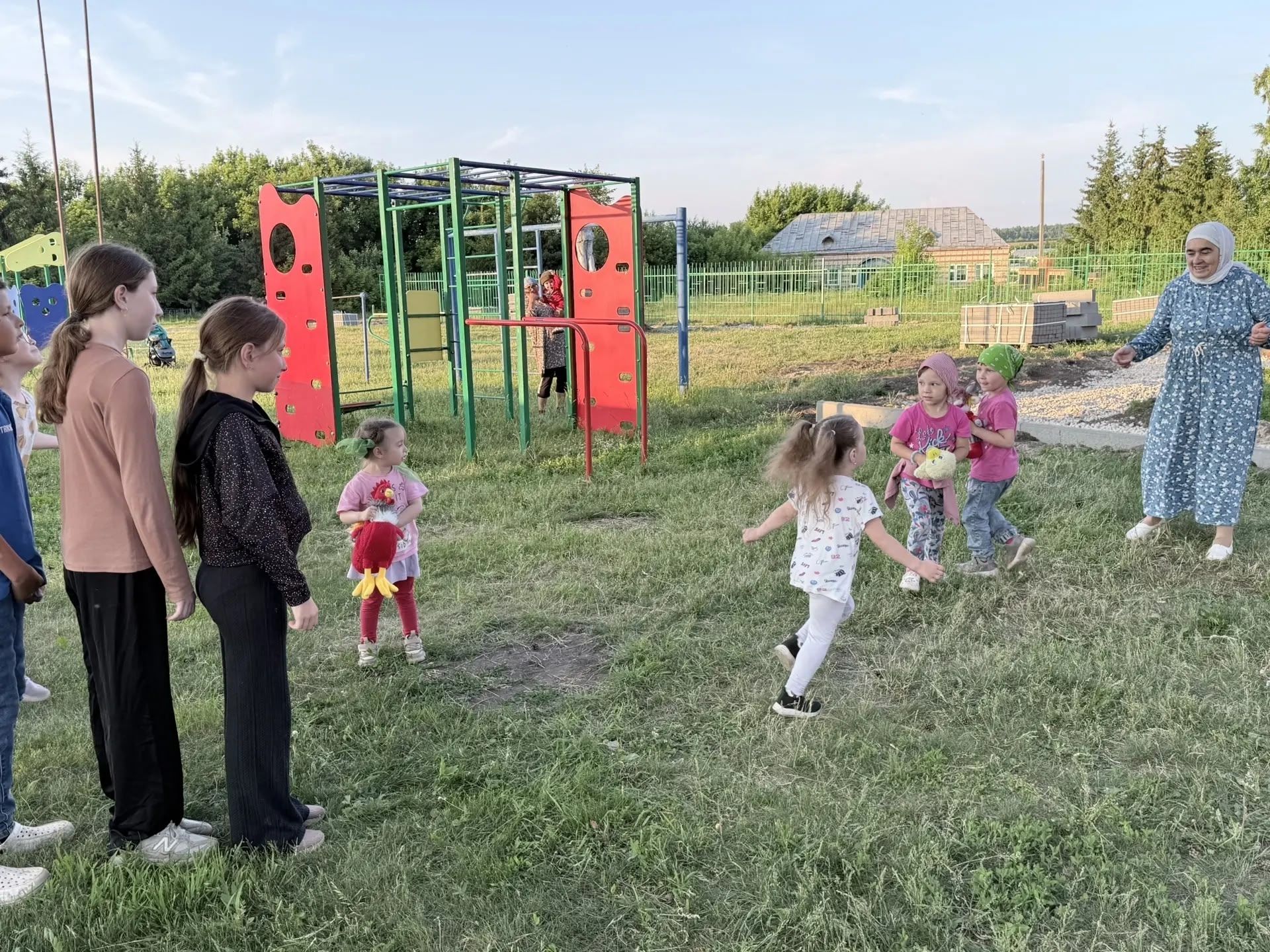 Күгәй авылында балалар өчен «Әй, уйныйбыз, уйныйбыз» күңел ачу программасын оештырдылар