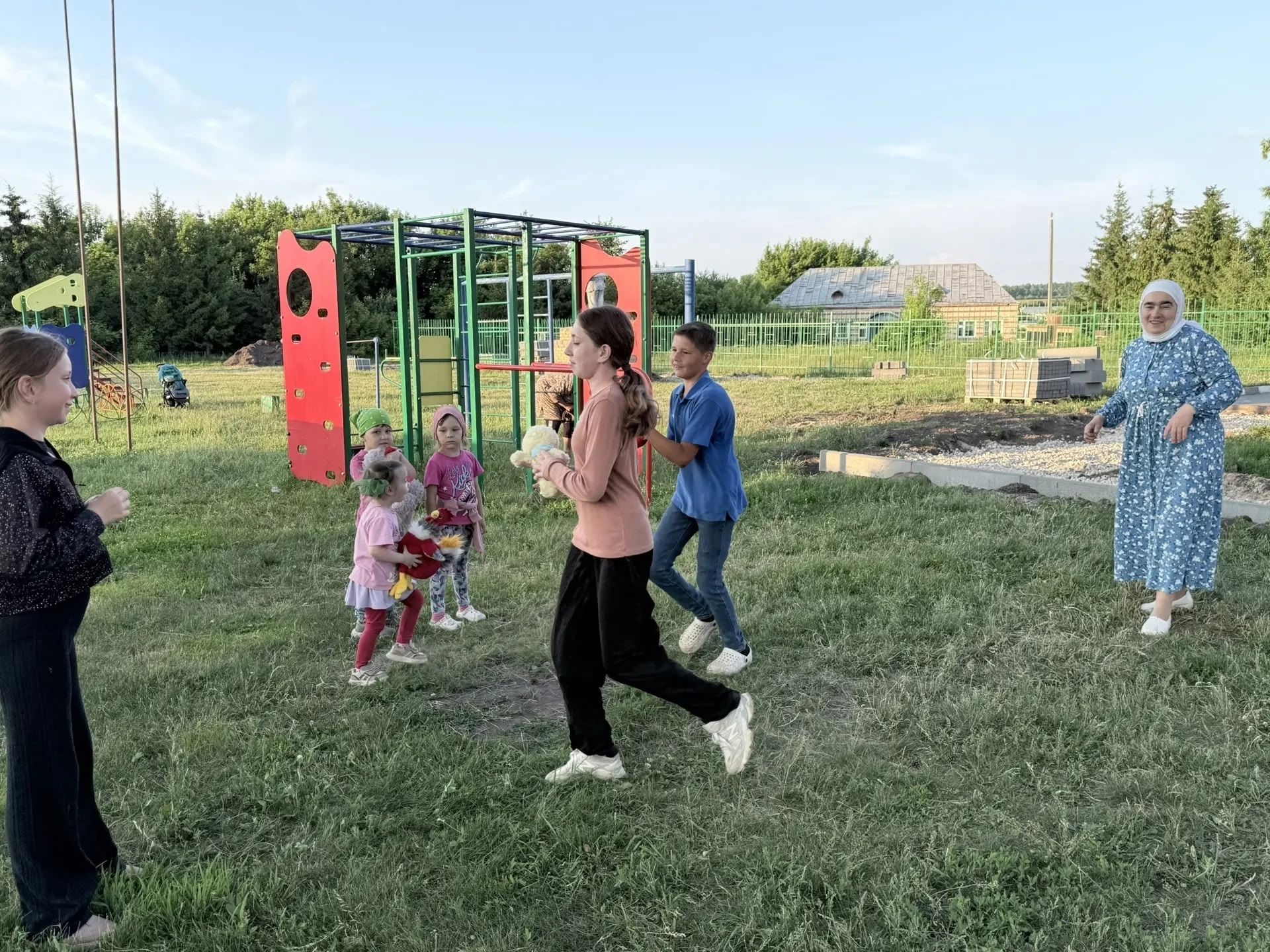 Күгәй авылында балалар өчен «Әй, уйныйбыз, уйныйбыз» күңел ачу программасын оештырдылар