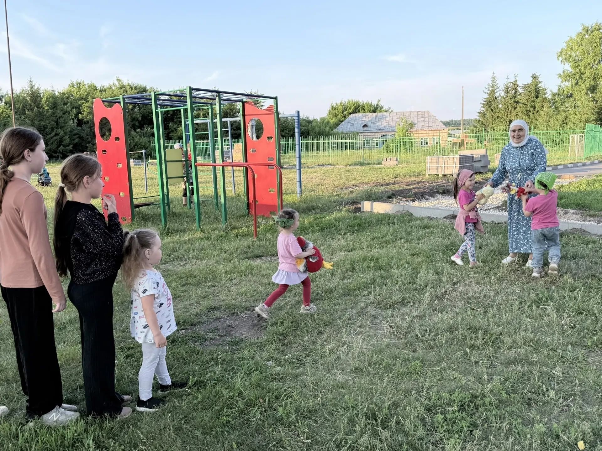 Күгәй авылында балалар өчен «Әй, уйныйбыз, уйныйбыз» күңел ачу программасын оештырдылар