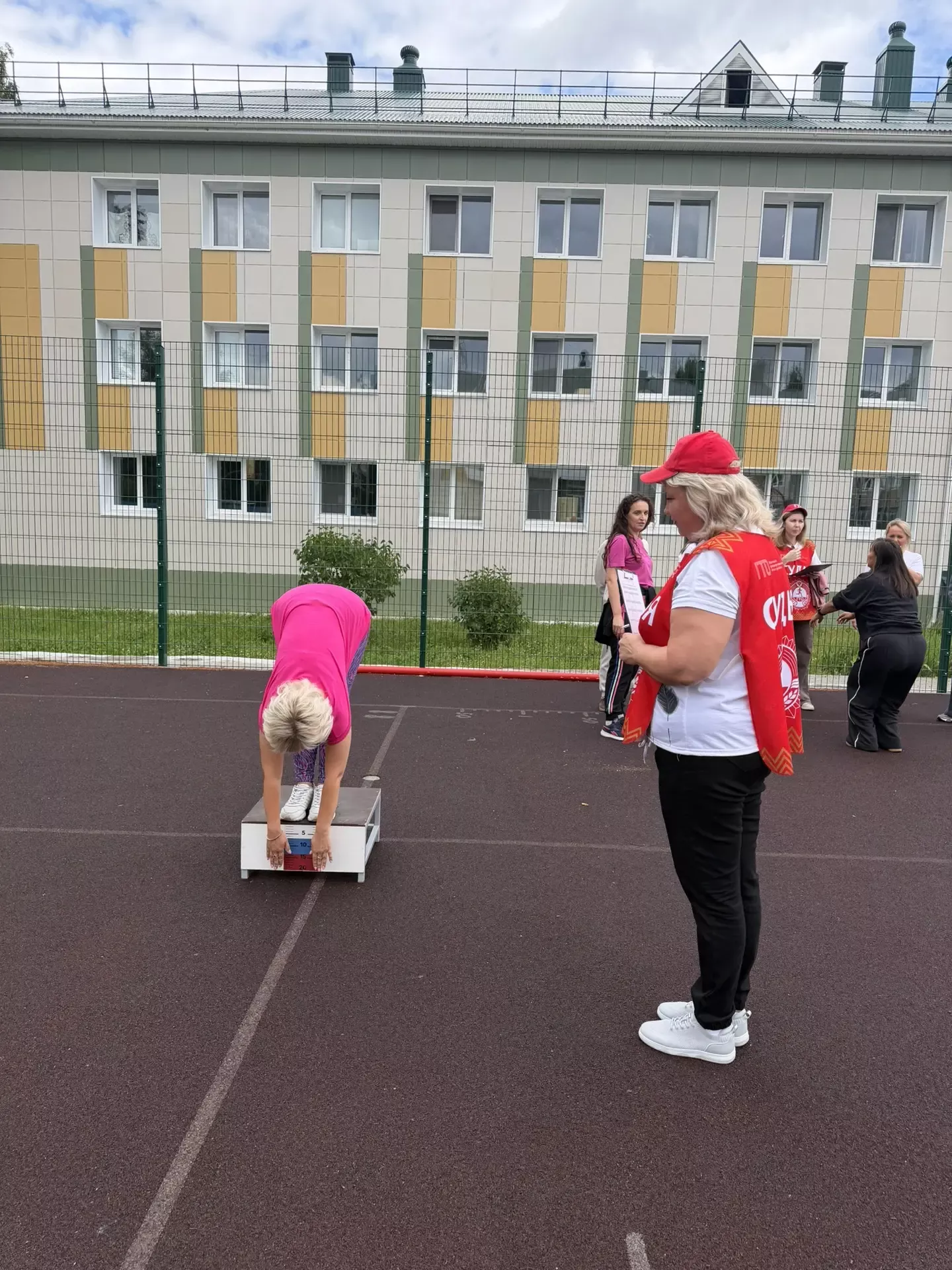 Энергия, хәрәкәт, традиция: «Татэнергосбыт» хезмәткәрләре ГТО нормативларын тапшырды