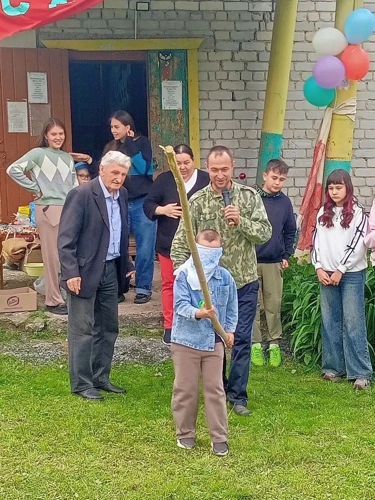 Олы Шырдан авылы мәдәният йортында «Балалар күңелле яшиләр» дигән балалар Сабантуе үтте