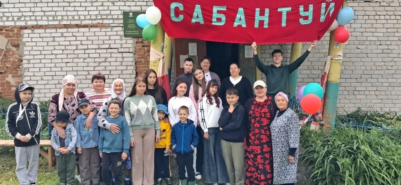 Олы Шырдан авылы мәдәният йортында «Балалар күңелле яшиләр» дигән балалар Сабантуе үтте