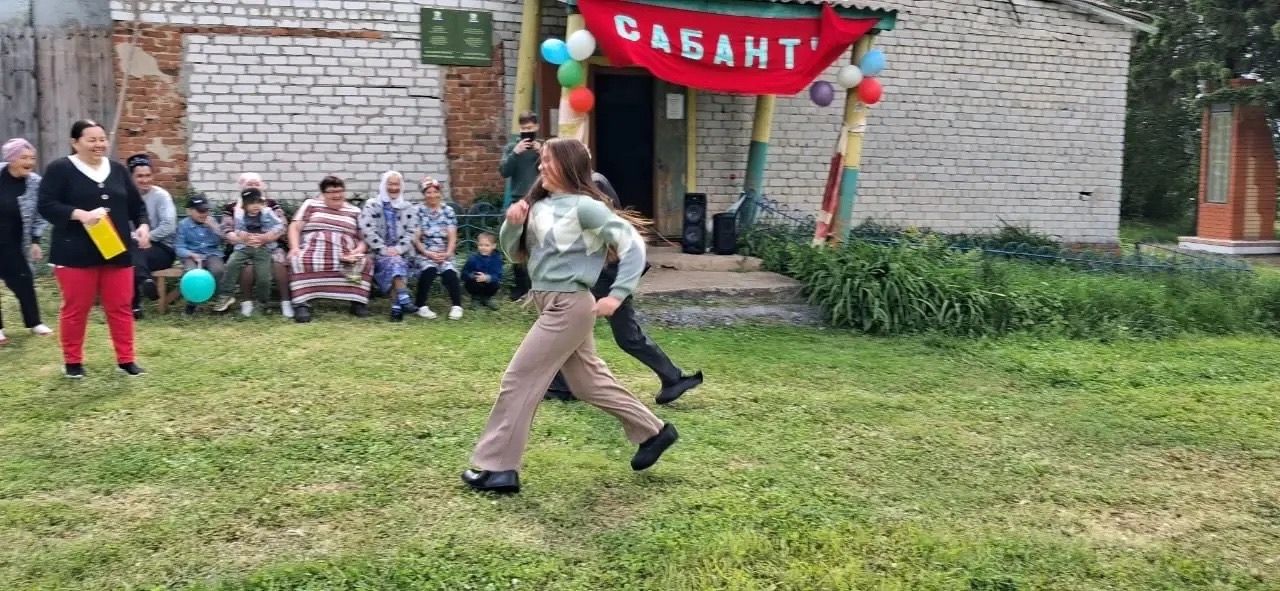 Олы Шырдан авылы мәдәният йортында «Балалар күңелле яшиләр» дигән балалар Сабантуе үтте