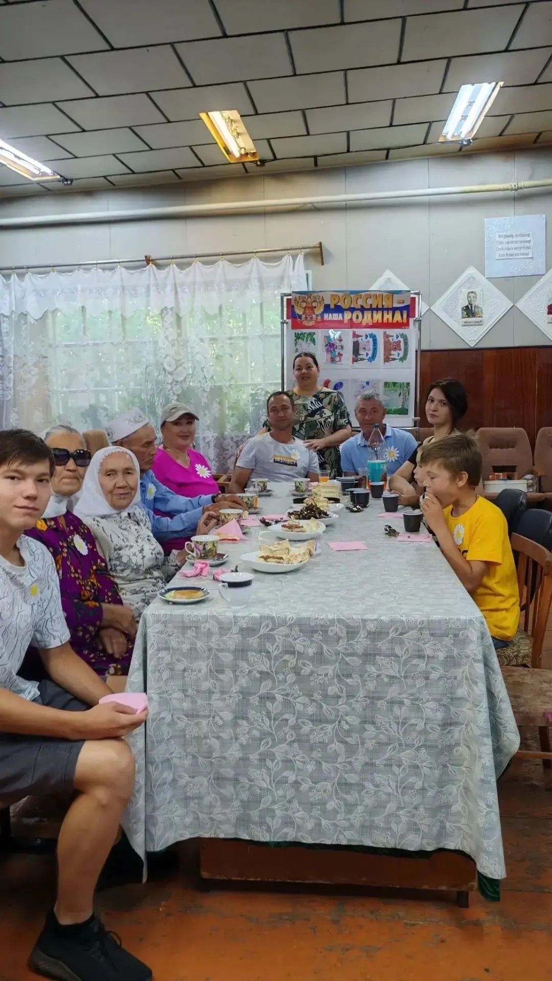 Олы Шырдан мәдәният йортында 58 ел бергә яшәгән парларны һәм күпбалалы гаиләләрне хөрмәтләделәр