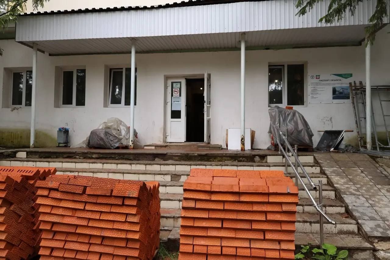Татарстан Сәламәтлек саклау министры Әлмир Абашев Васильевода ремонт барышы белән танышты