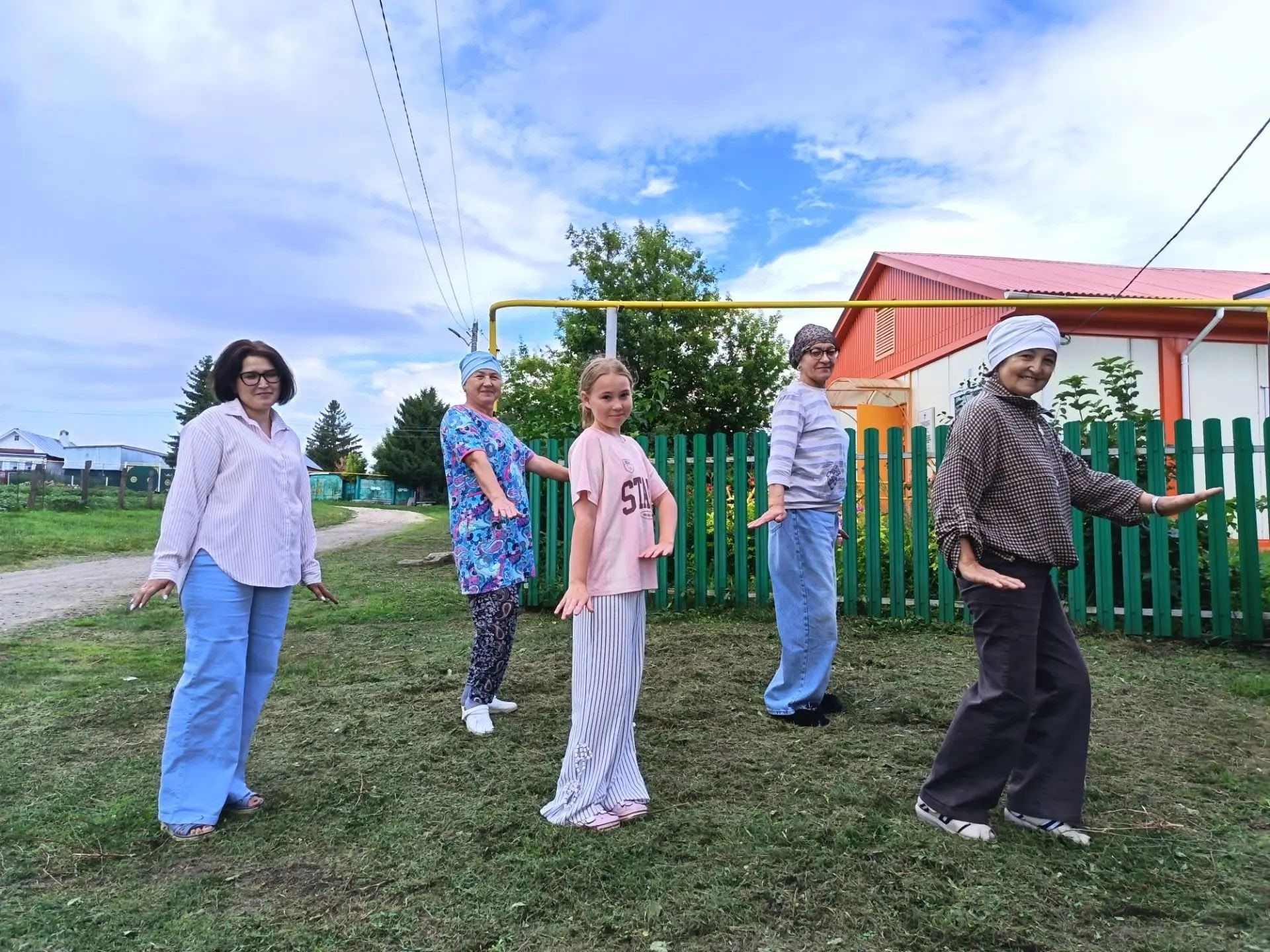 Күгәй авылында сызыклы бию дәресләре дәвам итә