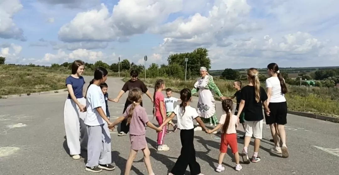 Бакырчы мәдәният йорты хезмәткәрләре балалар өчен махсус фольклор сәгате оештырды