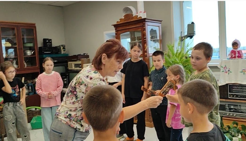 Бишнә мәдәният йортында Фольклор иленә сәяхәт кылдылар